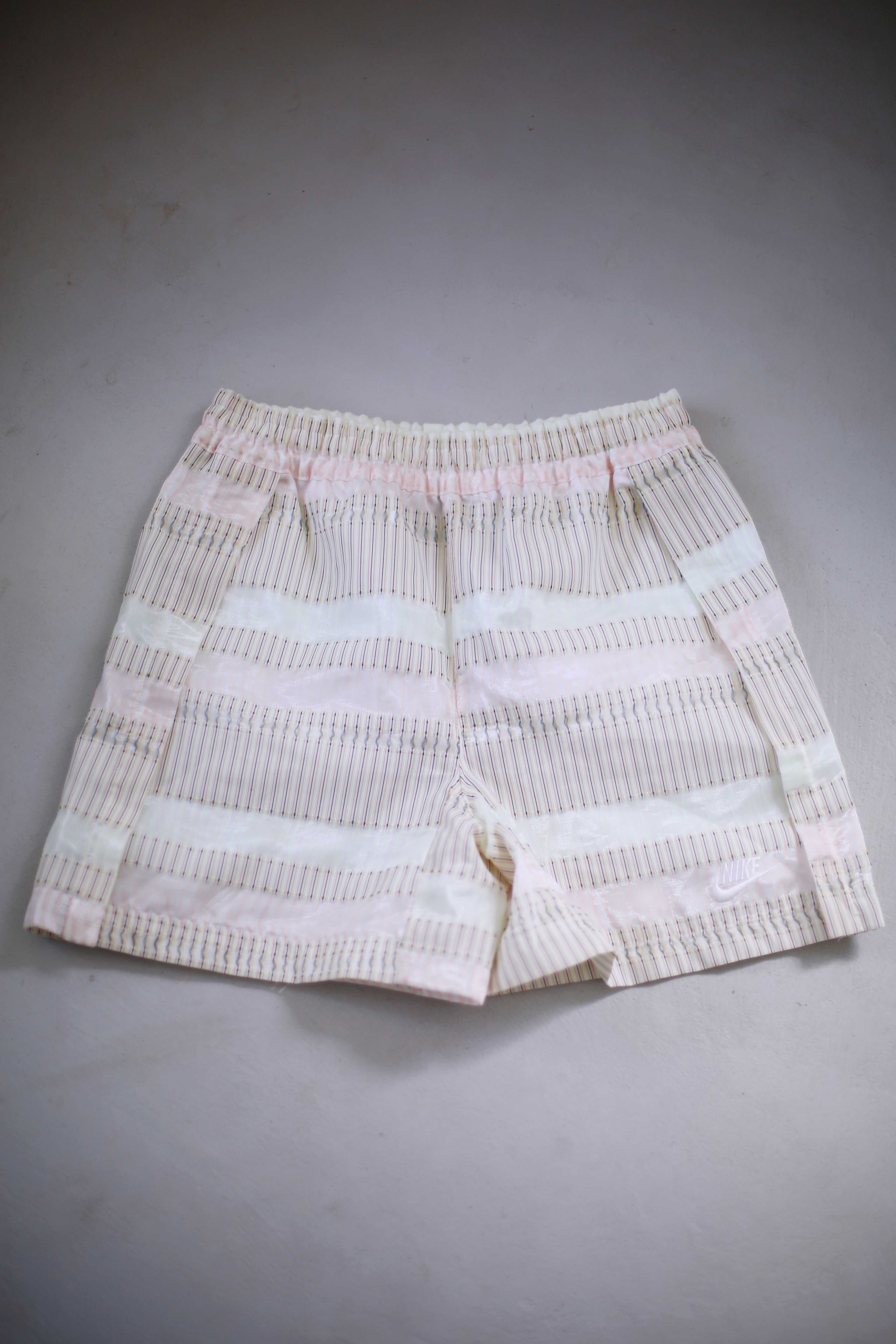 Nike Shorts weiss weiß rosa Pastell S kurze Hose