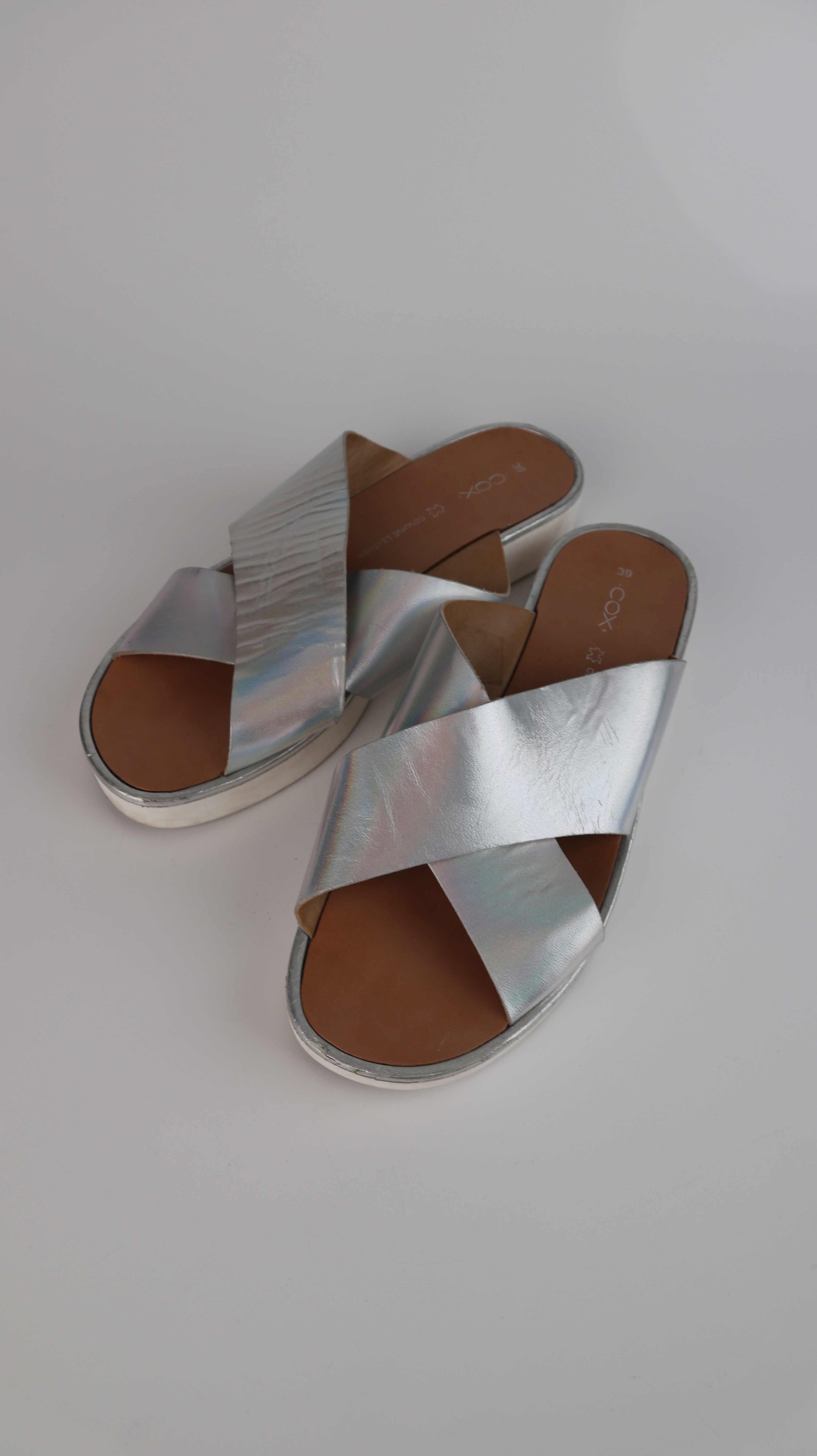 COX Slipper Sandalen 39 Silber Metallic Chrom gekreuzt Loafer