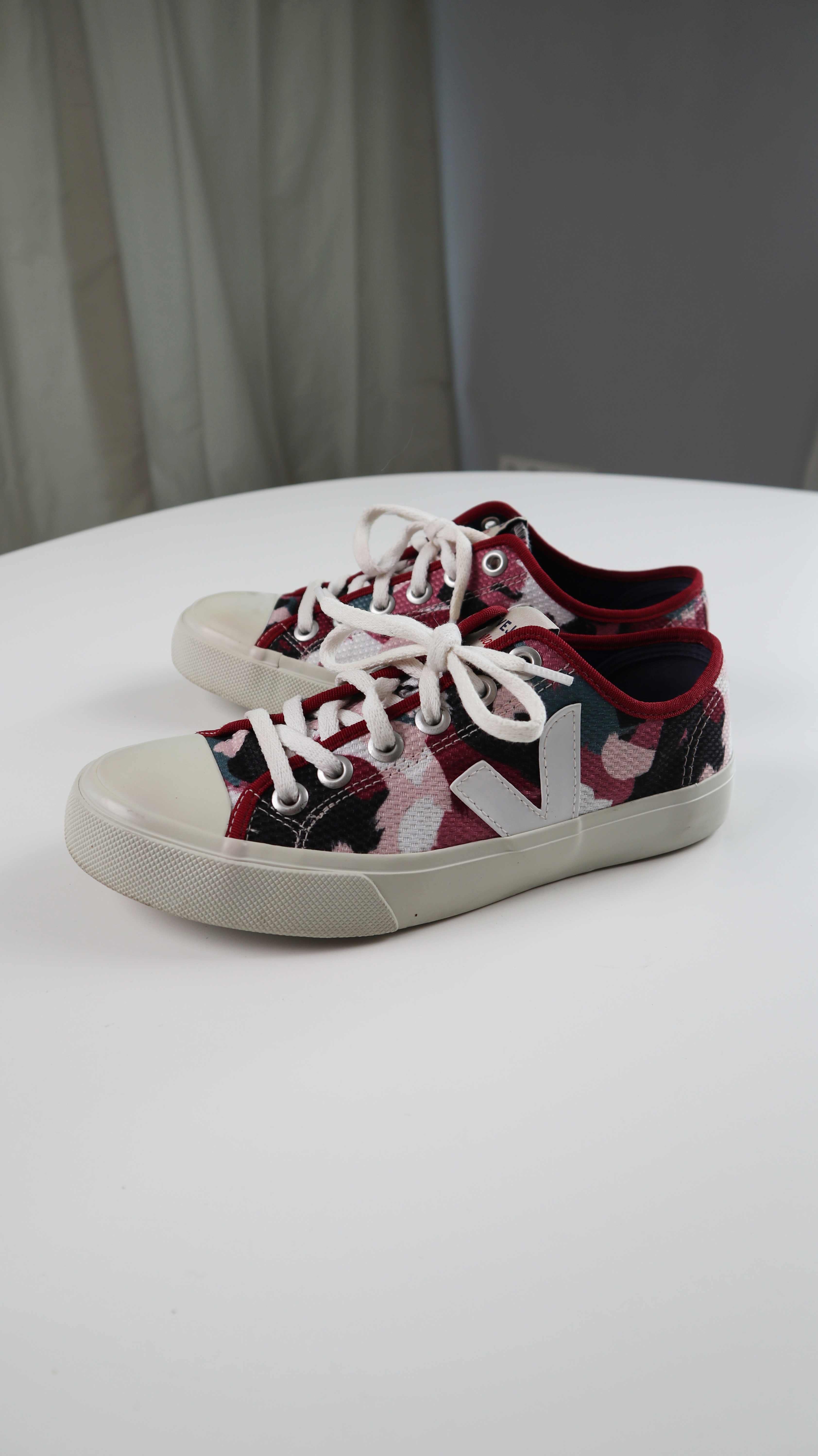 Veja Sneaker Turnschuhe 38 rot weiß Schnürer