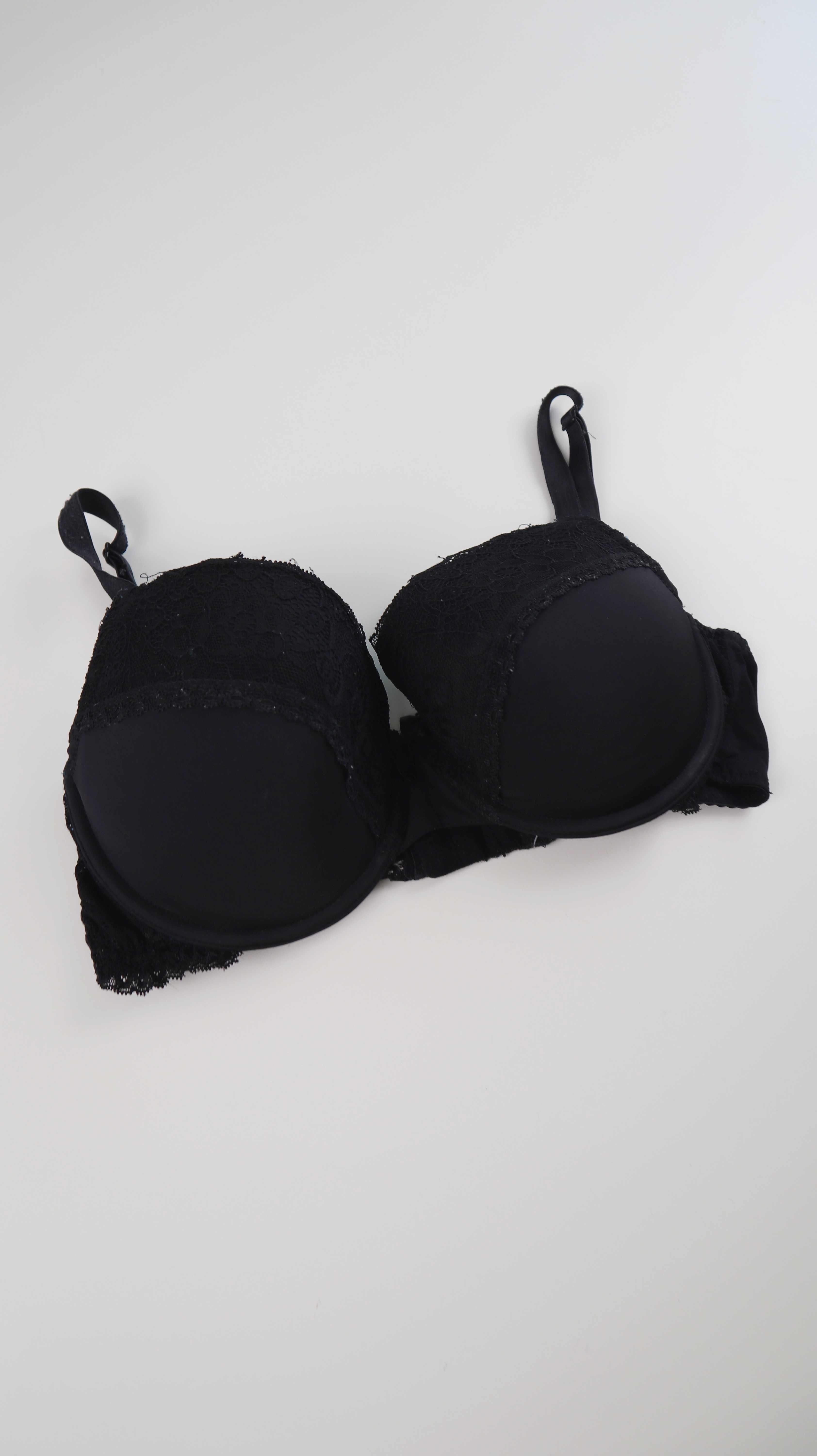 BH 75 C schwarz basic Hunkemöller