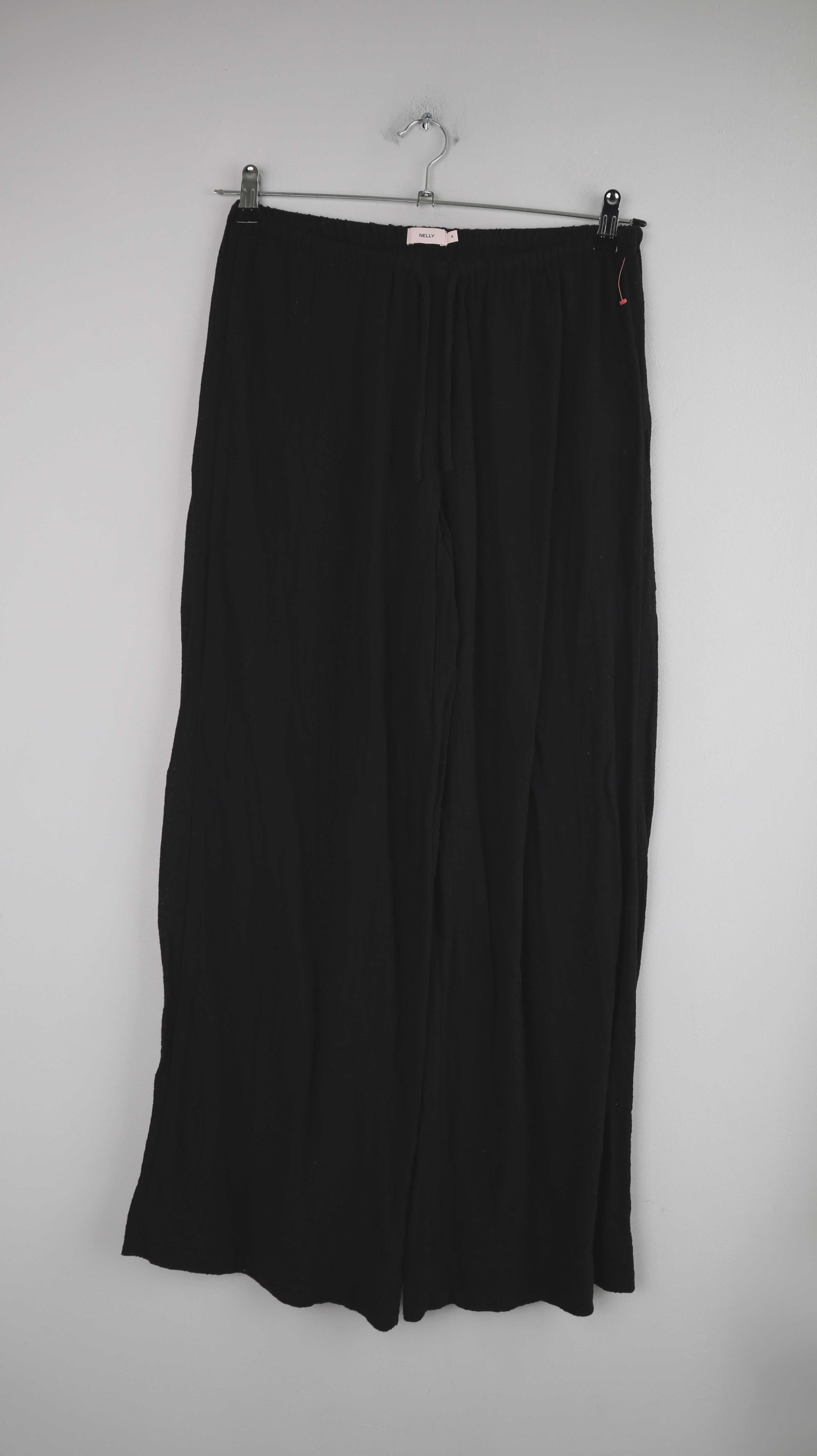 Nelly Hose schwarz 36 S Stoffhose Sommerhose leicht basic Bündchen