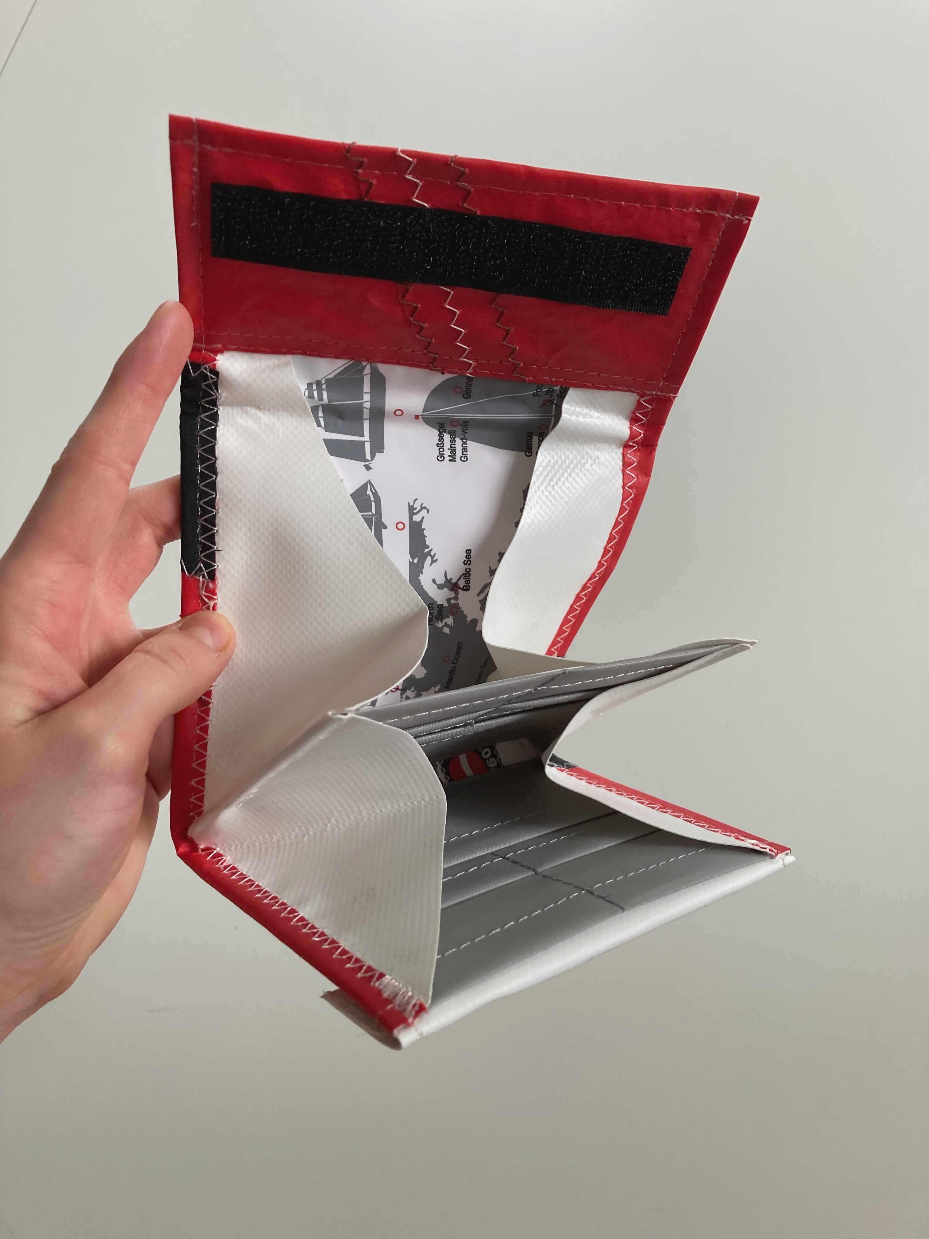 360° Grad Geldbörse Portemonnaie Segelplane recycelt rot weiss