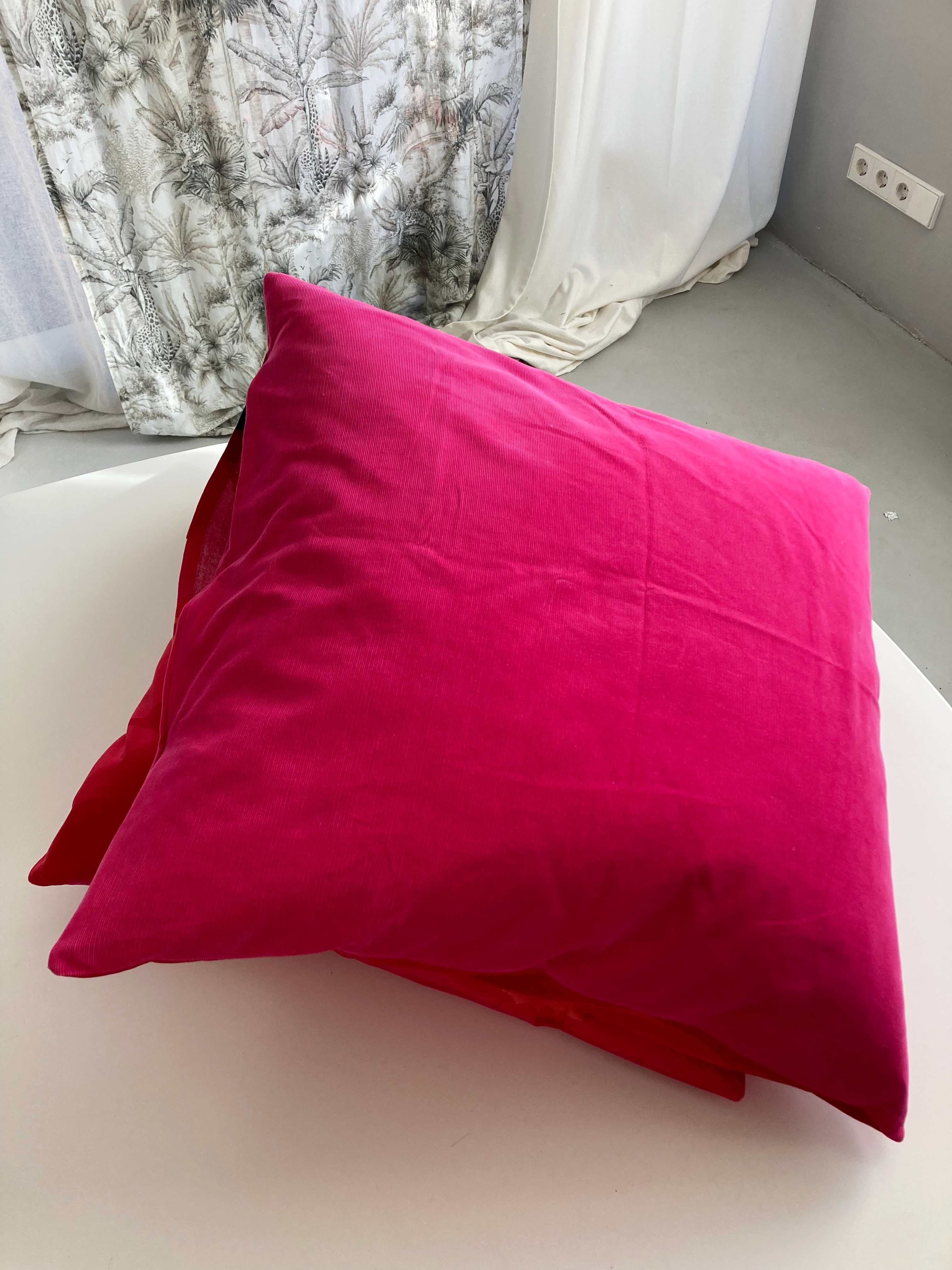 Zwei Marimekko Kissen Rot Pink Marimekkostoff Textil Wohnkissen