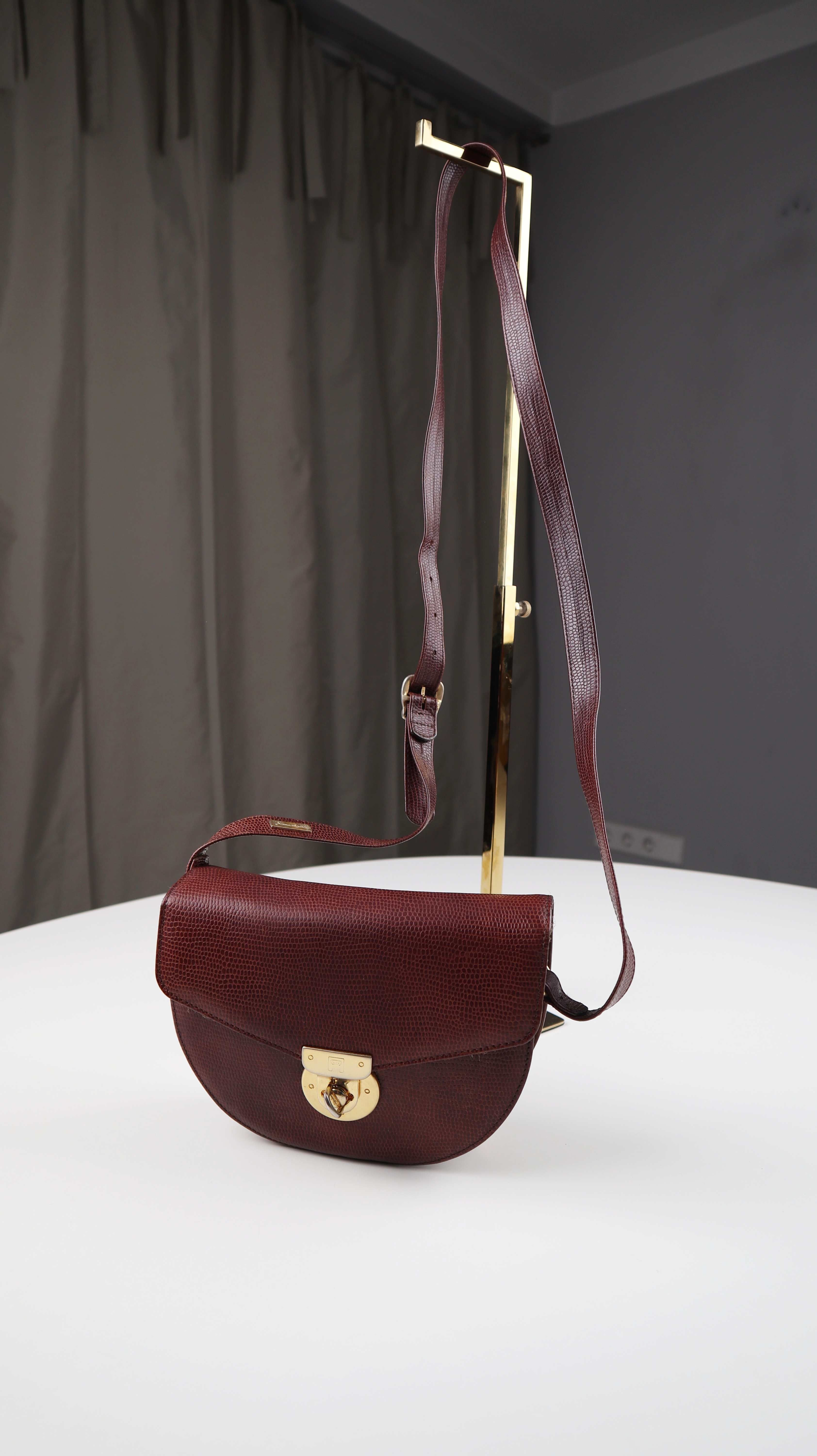 Tasche Umhängetasche braun Ledertasche rund Handtasche Gold