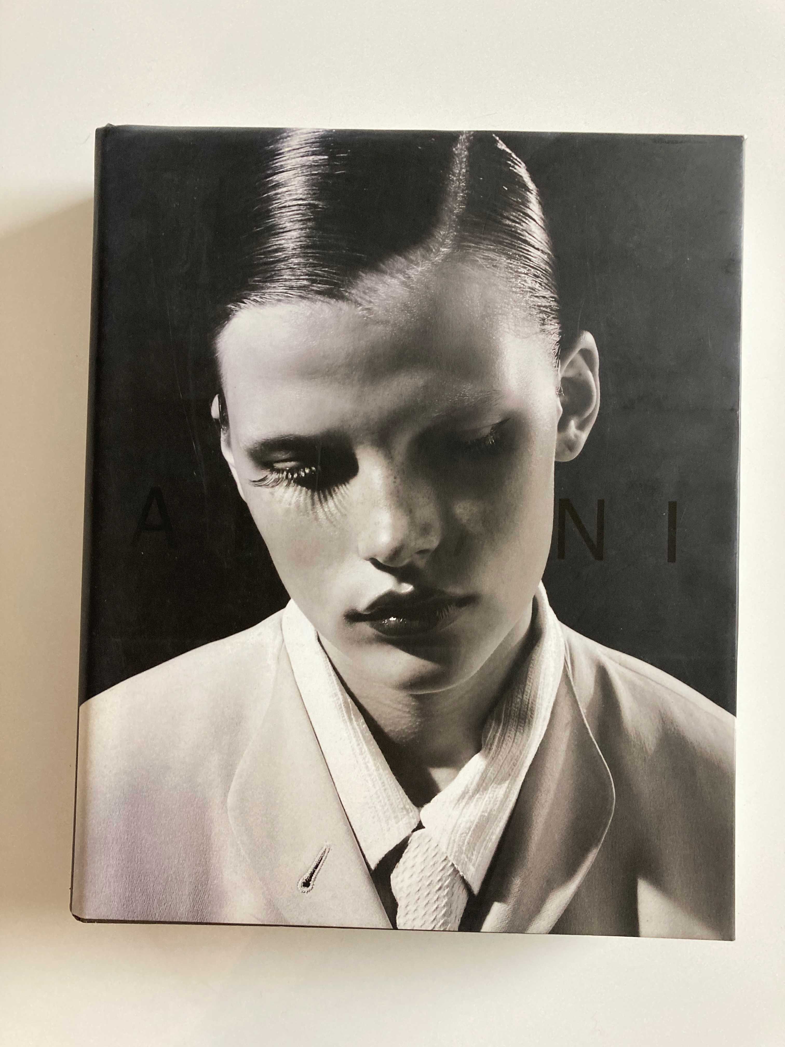 Giorgio Armani Tablebook Buch Guggenheim Museum Bildband Fotobuch