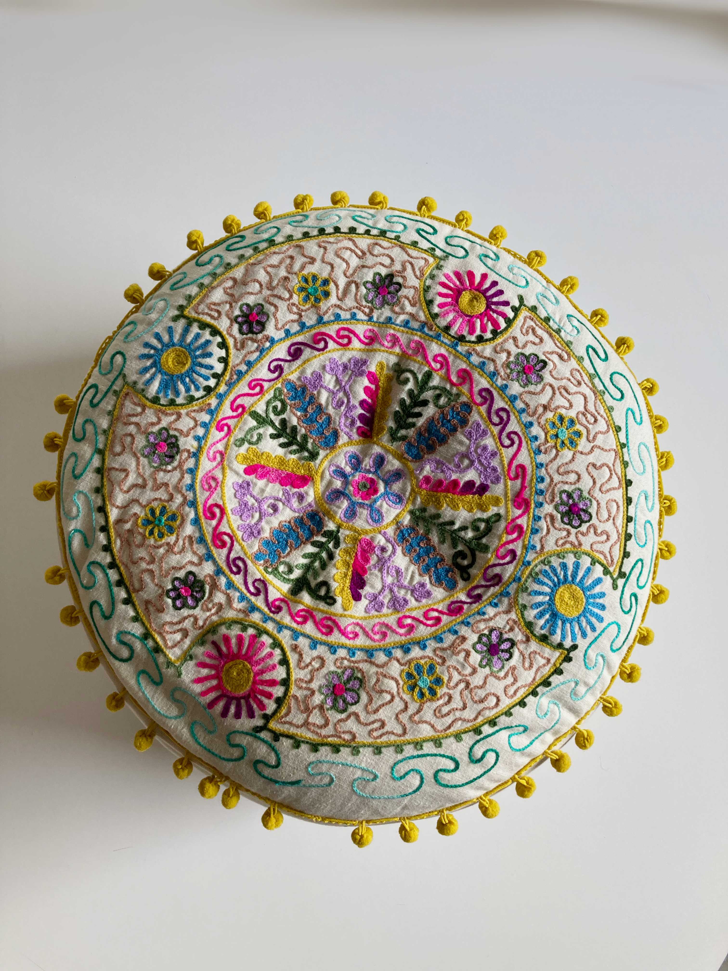 Pouf Sessel Hocker Vossberg bunt Sitzsack bunt bestickt Sitzkissen