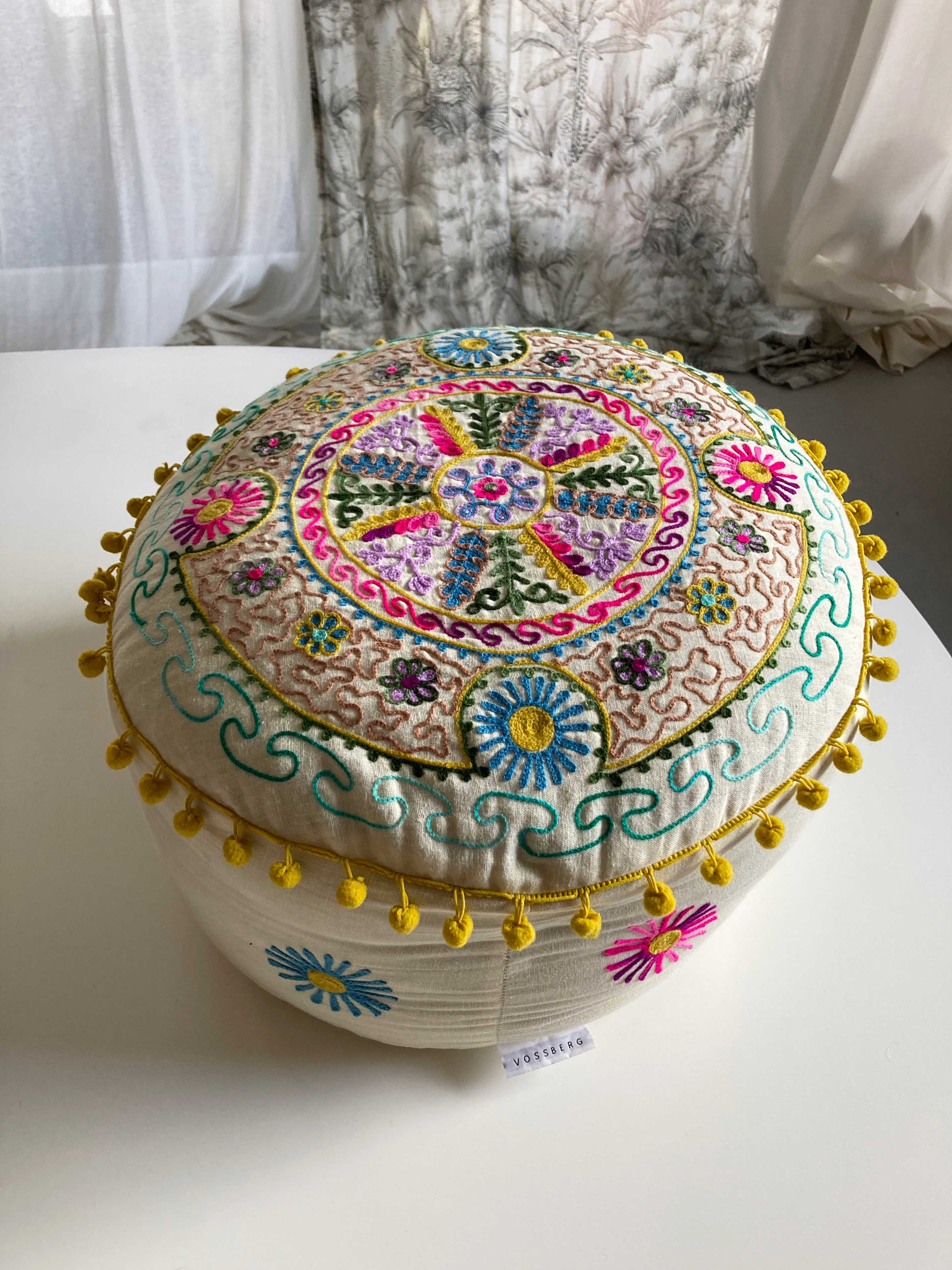 Pouf Sessel Hocker Vossberg bunt Sitzsack bunt bestickt Sitzkissen