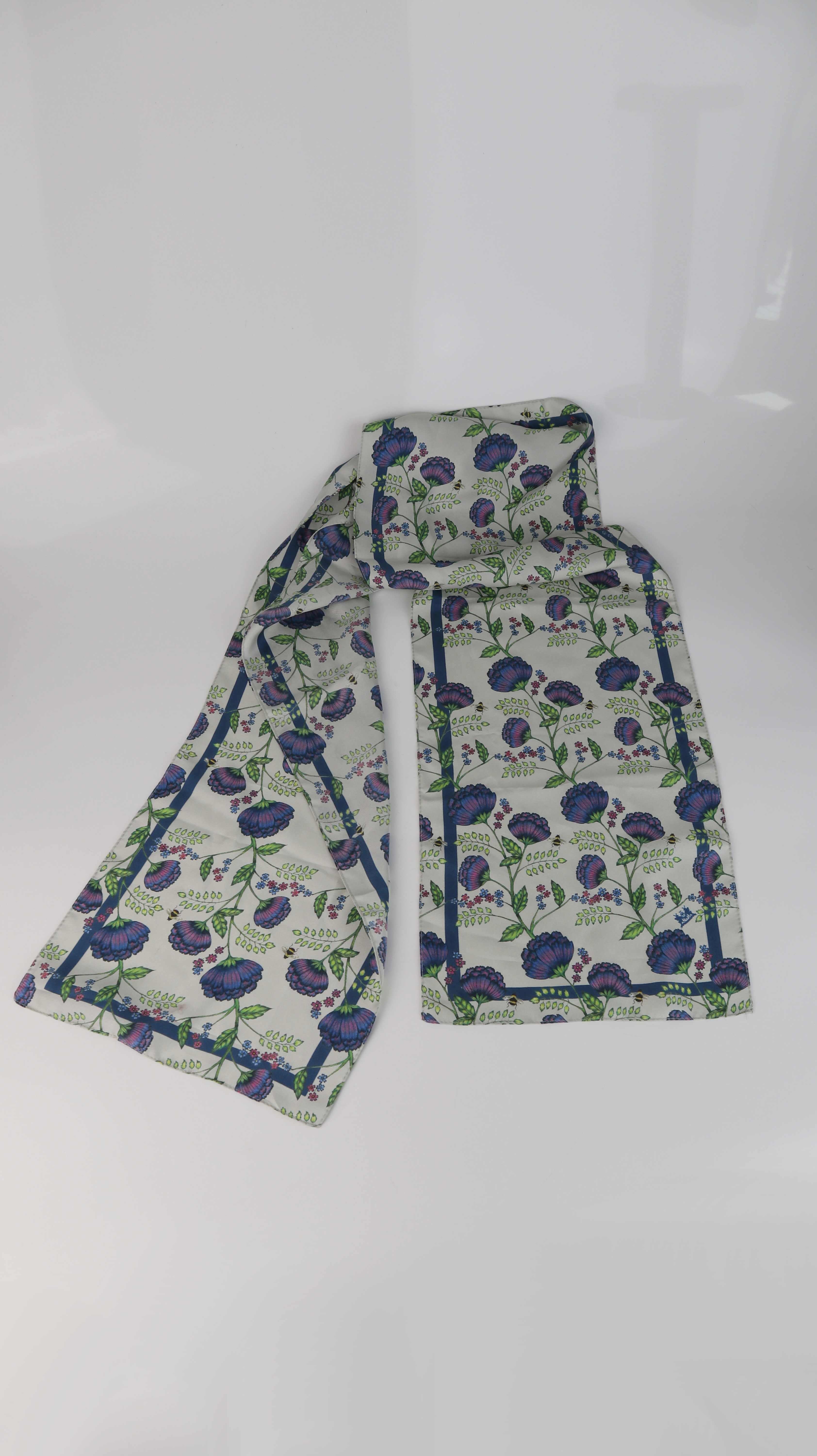 Belinda Northcote Design Schal Seidenschal Tuch schmal blau Bienen