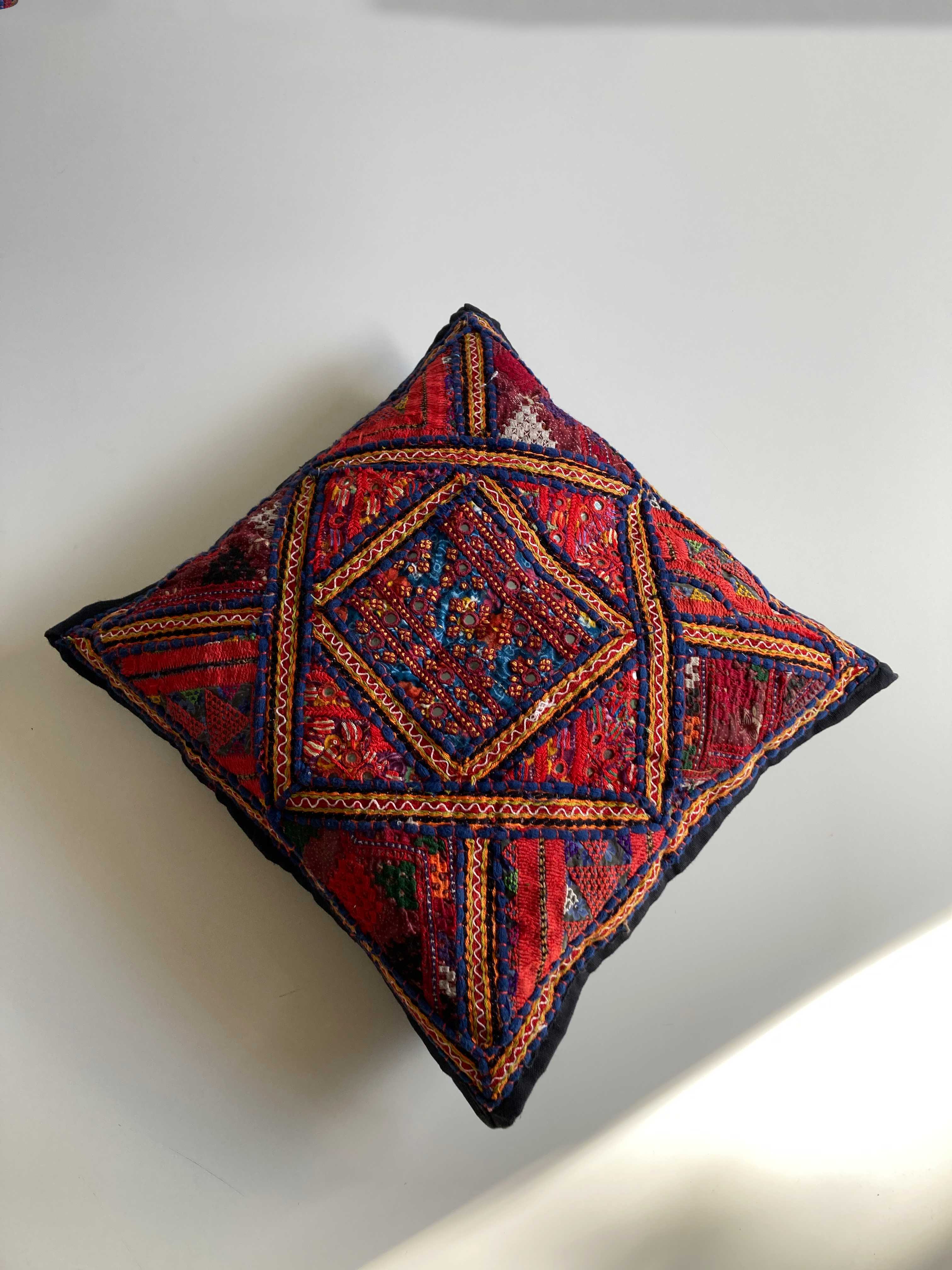 Kissen Dekokissen bunt bestickt Marokkanisch Rot Kelim Orientalisch Stoffkissen