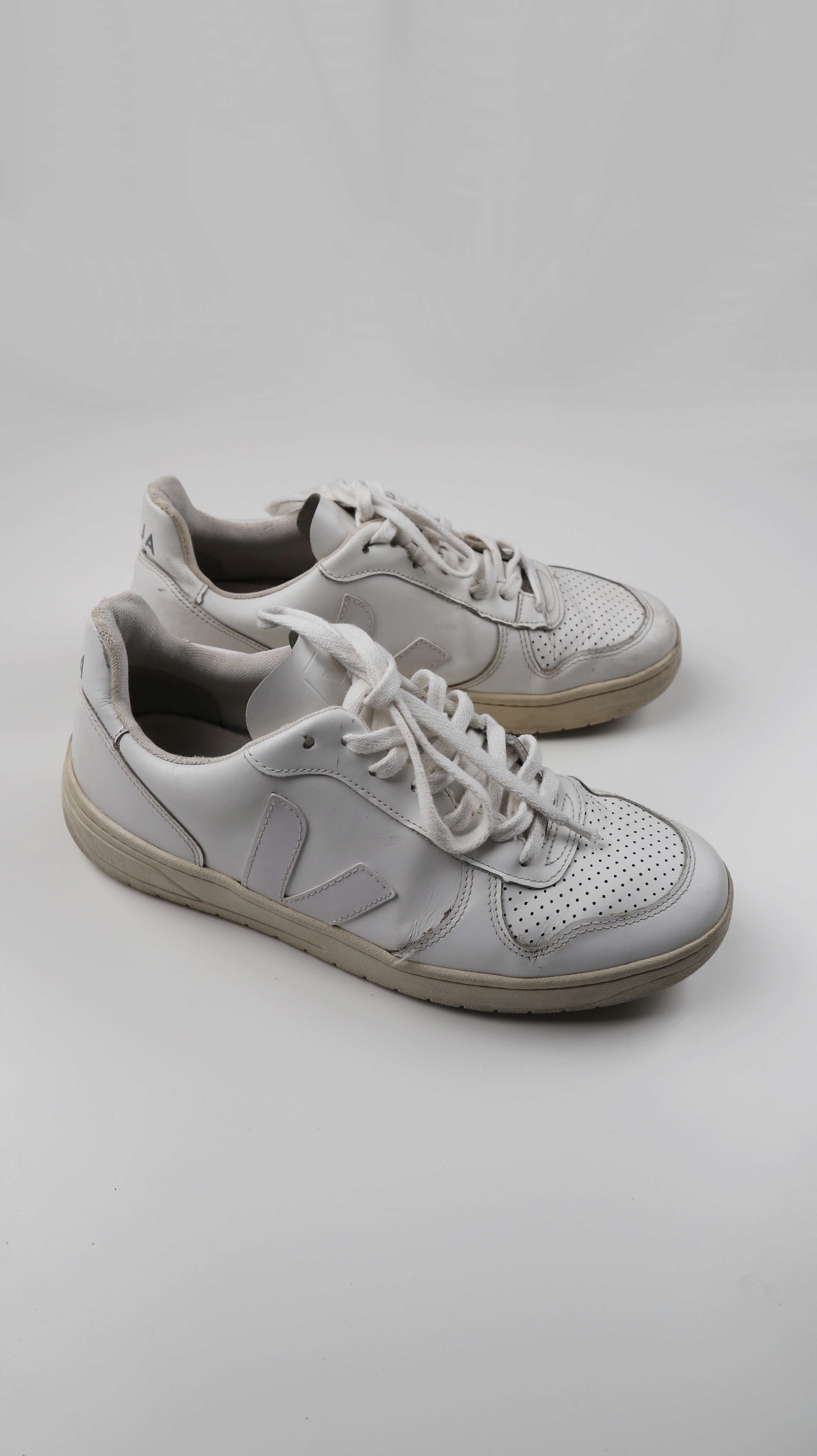 Veja Sneaker 42 weiß Turnschuhe Schnürer