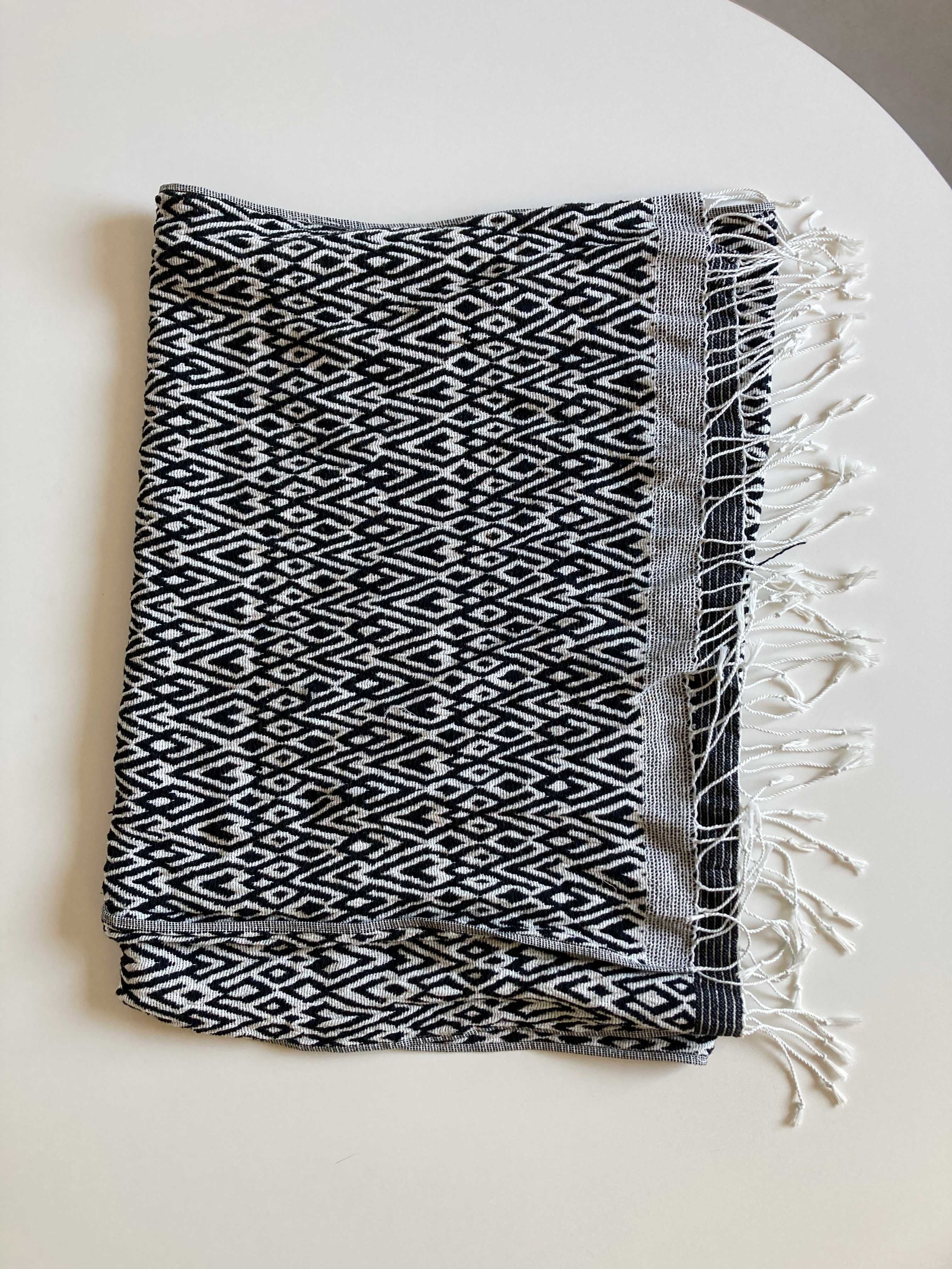 H&M Divided Schal Tuch Schwarz Weiß geometrisch Fransenschal