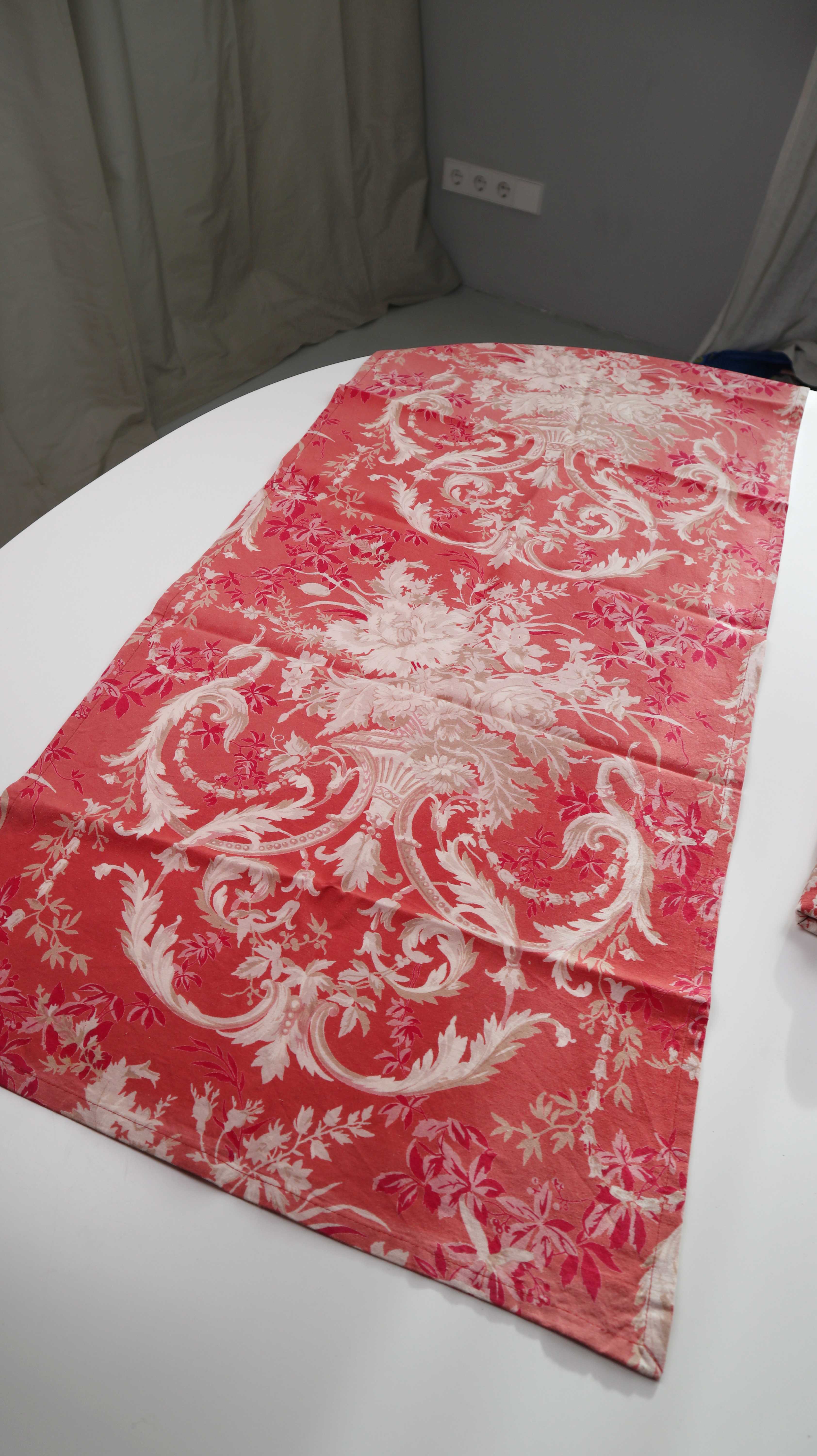 Tischläufer rot drei Stück Damastmuster beige Tischdecke Rokkoko