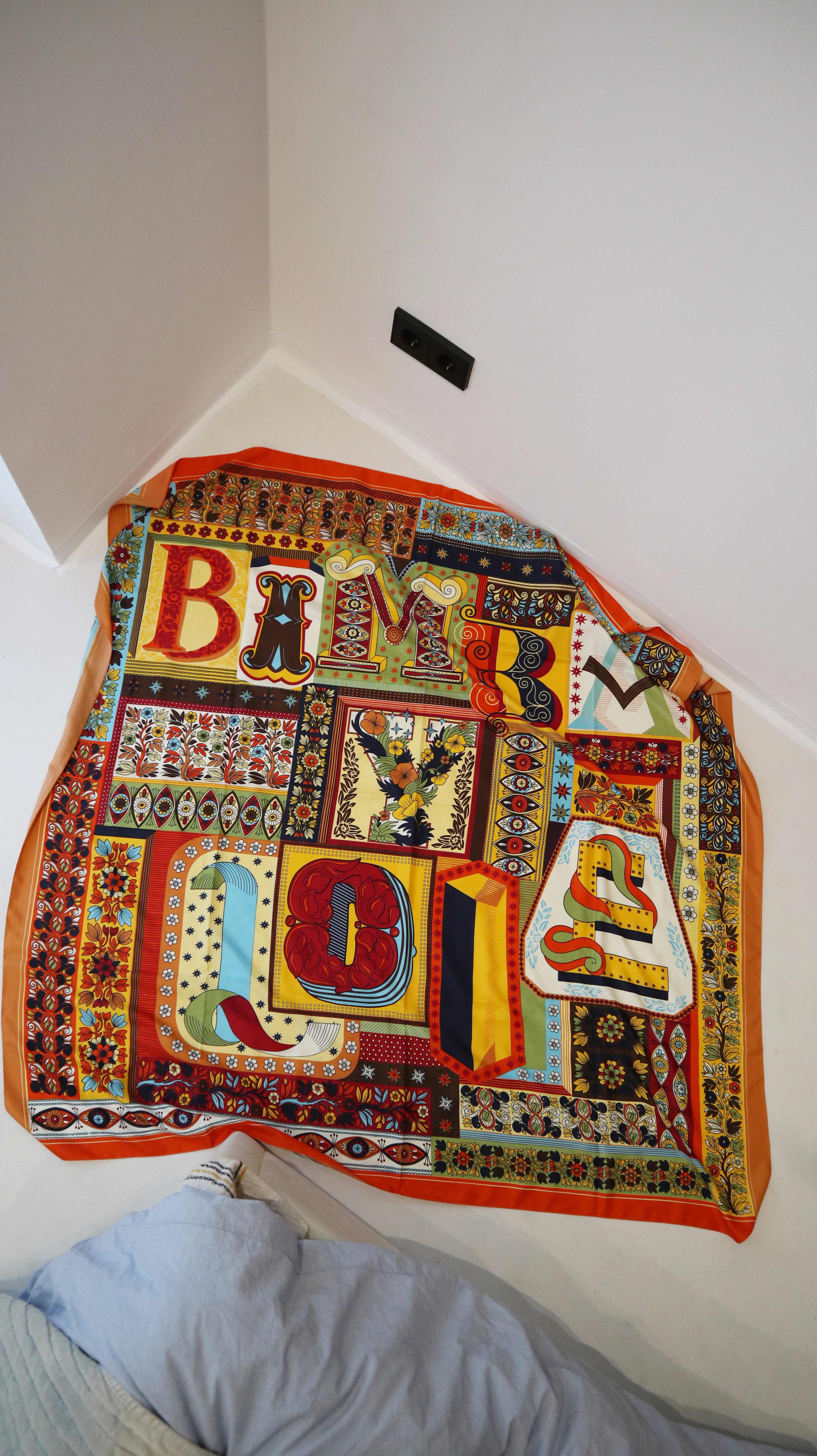 Quadratischer Seidenschal Bimba y Lola Tuch Schal Seide Orange Muster