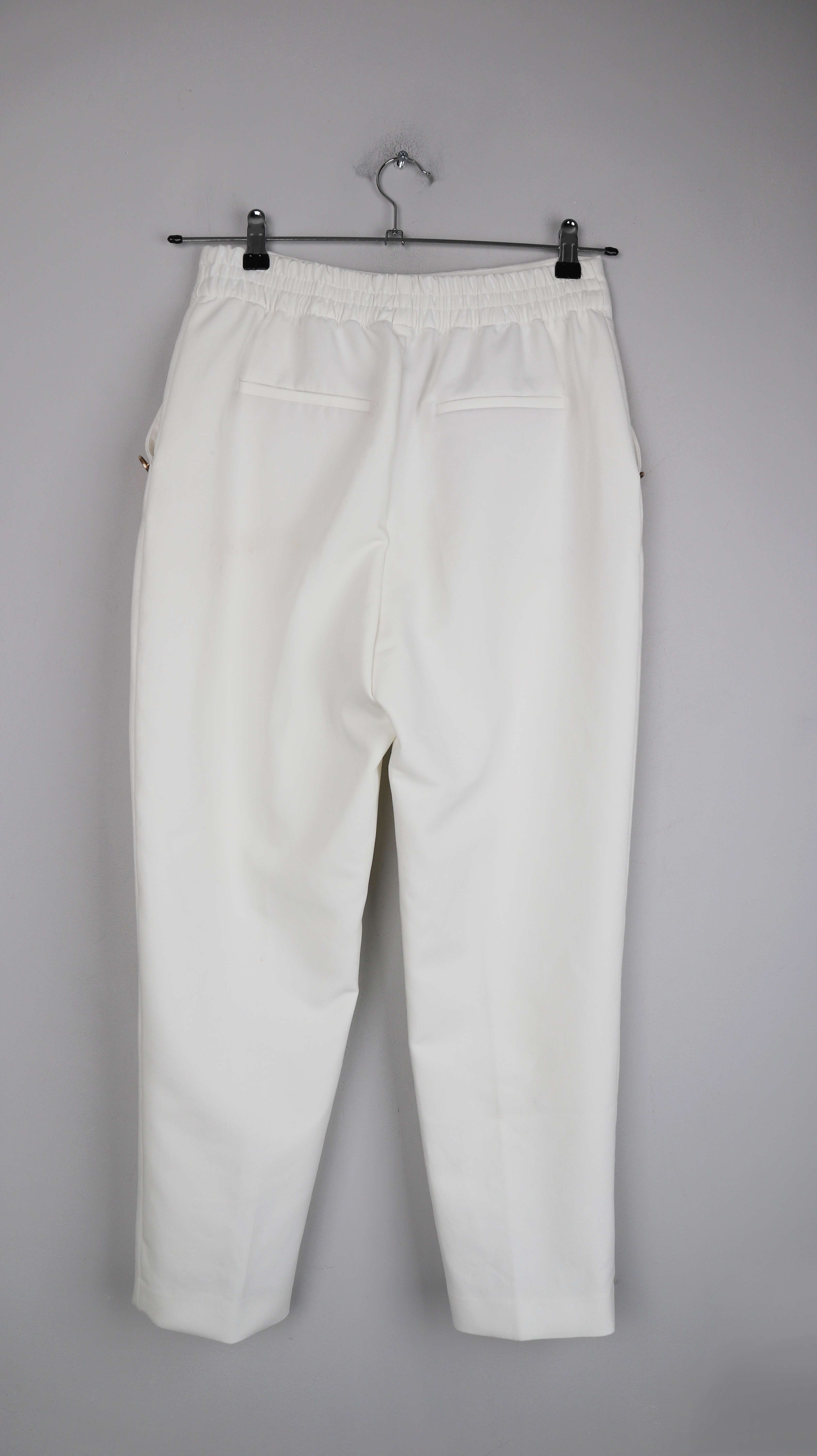 Zara Hose weiß 38 M Marlenehose Knöpfe Gold Stoffhose