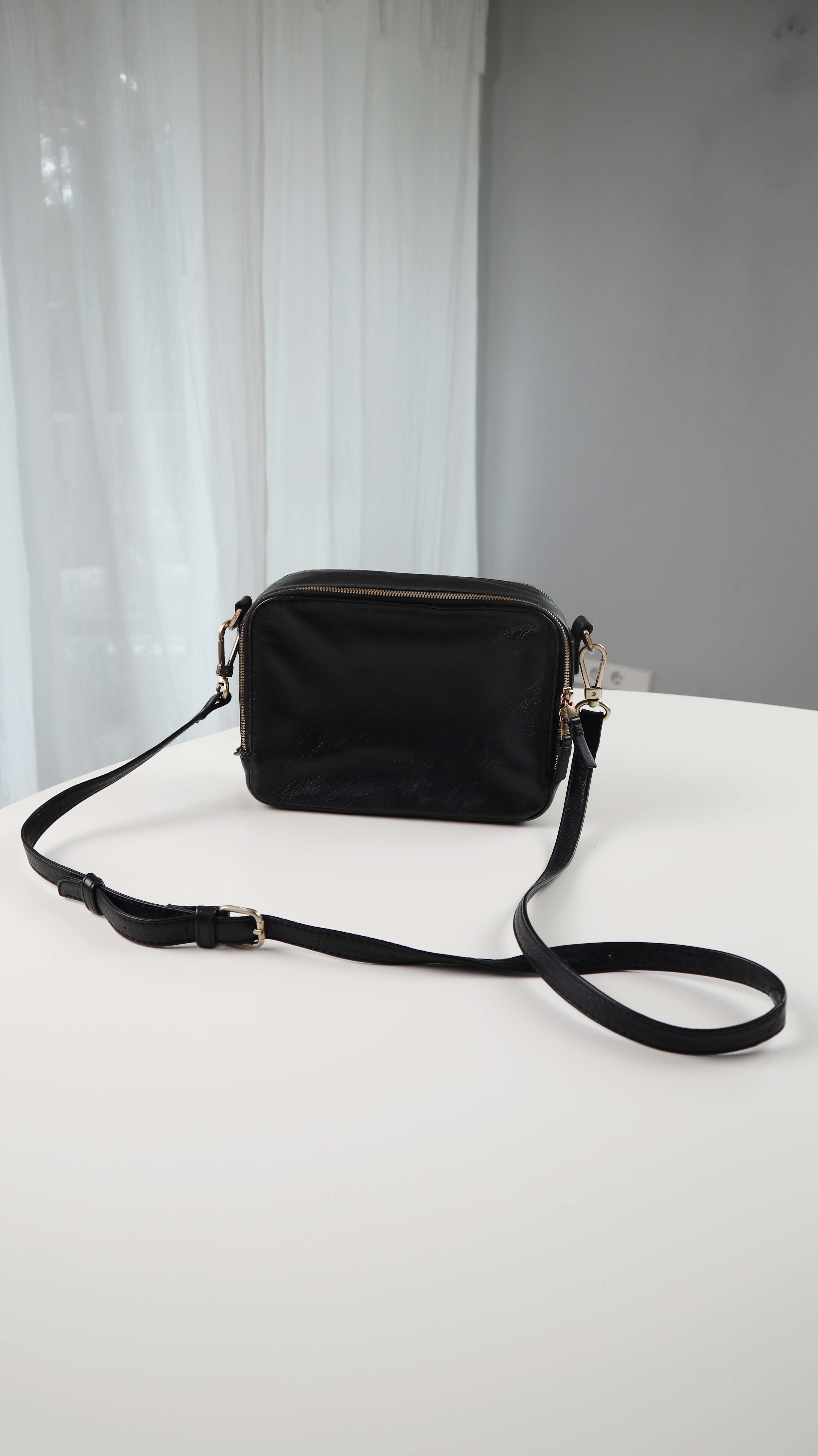 Bree Tasche Ledertasche Umhängetasche Crossbag schwarz gold