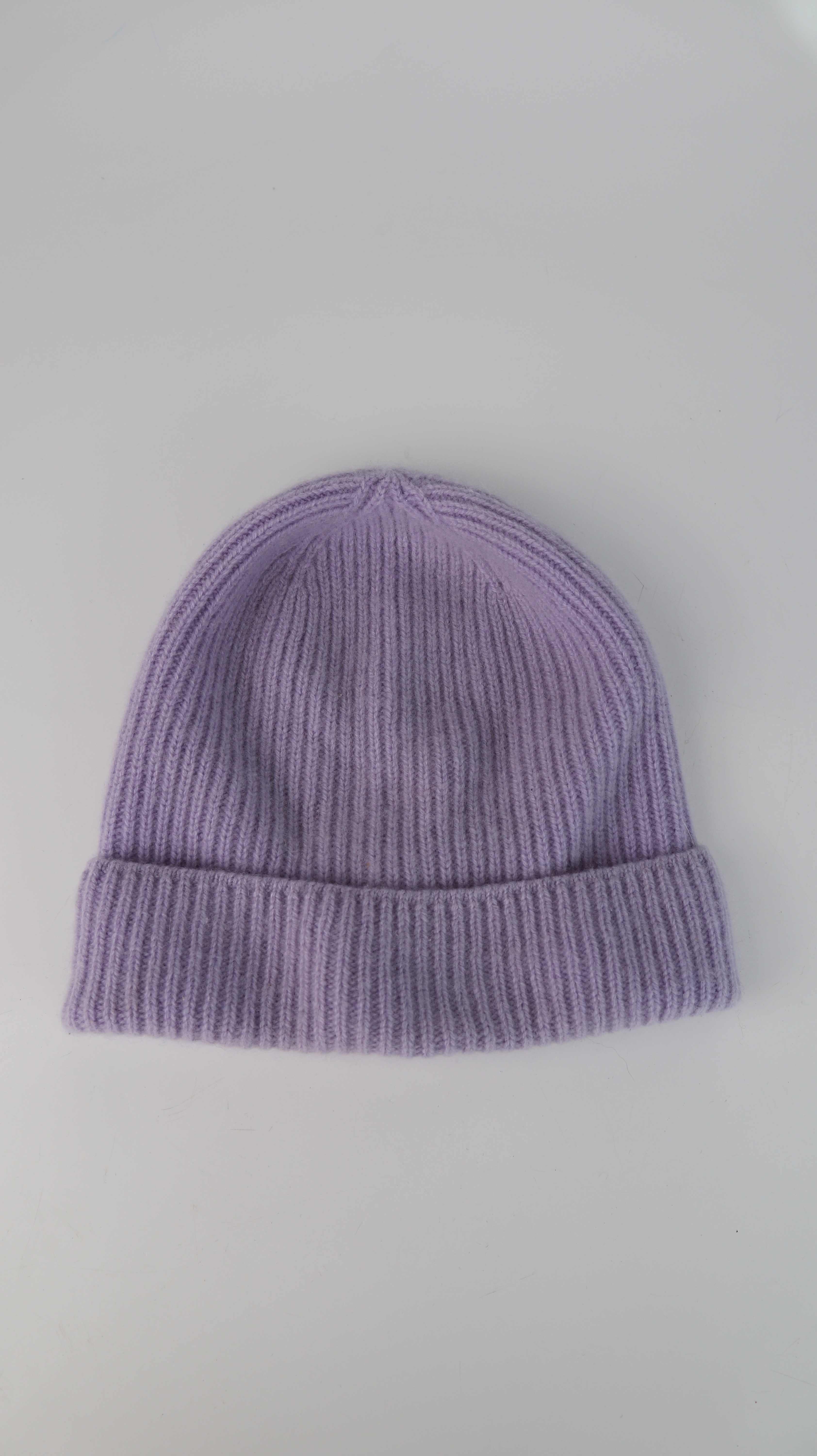 &other stories Beanies lila Flieder Mütze Kappe Strickmütze Cashmere