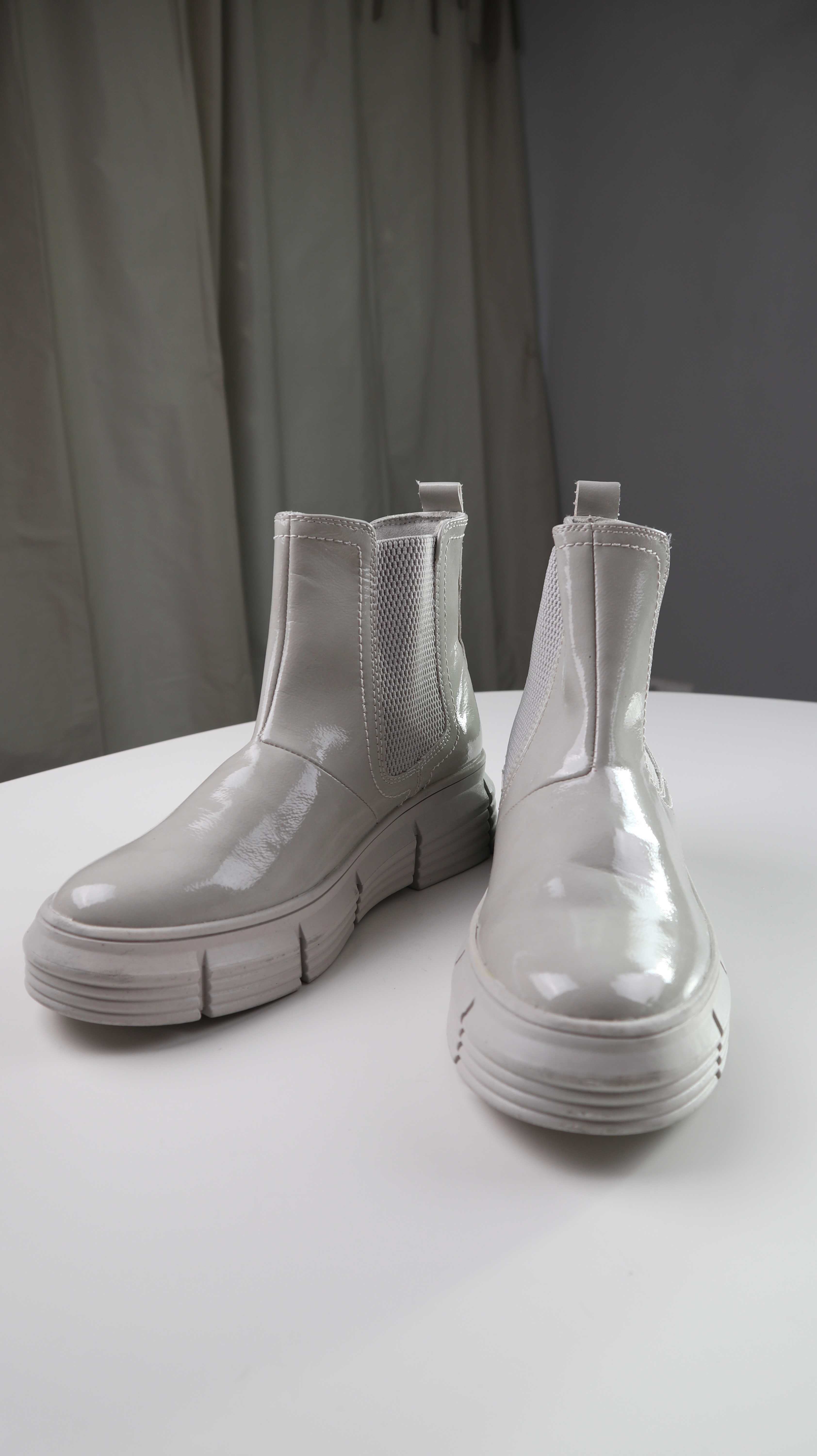 s.Oliver Stiefel Stiefeletten Grau 40 Lackleder Hellgrau Chelsea Boots