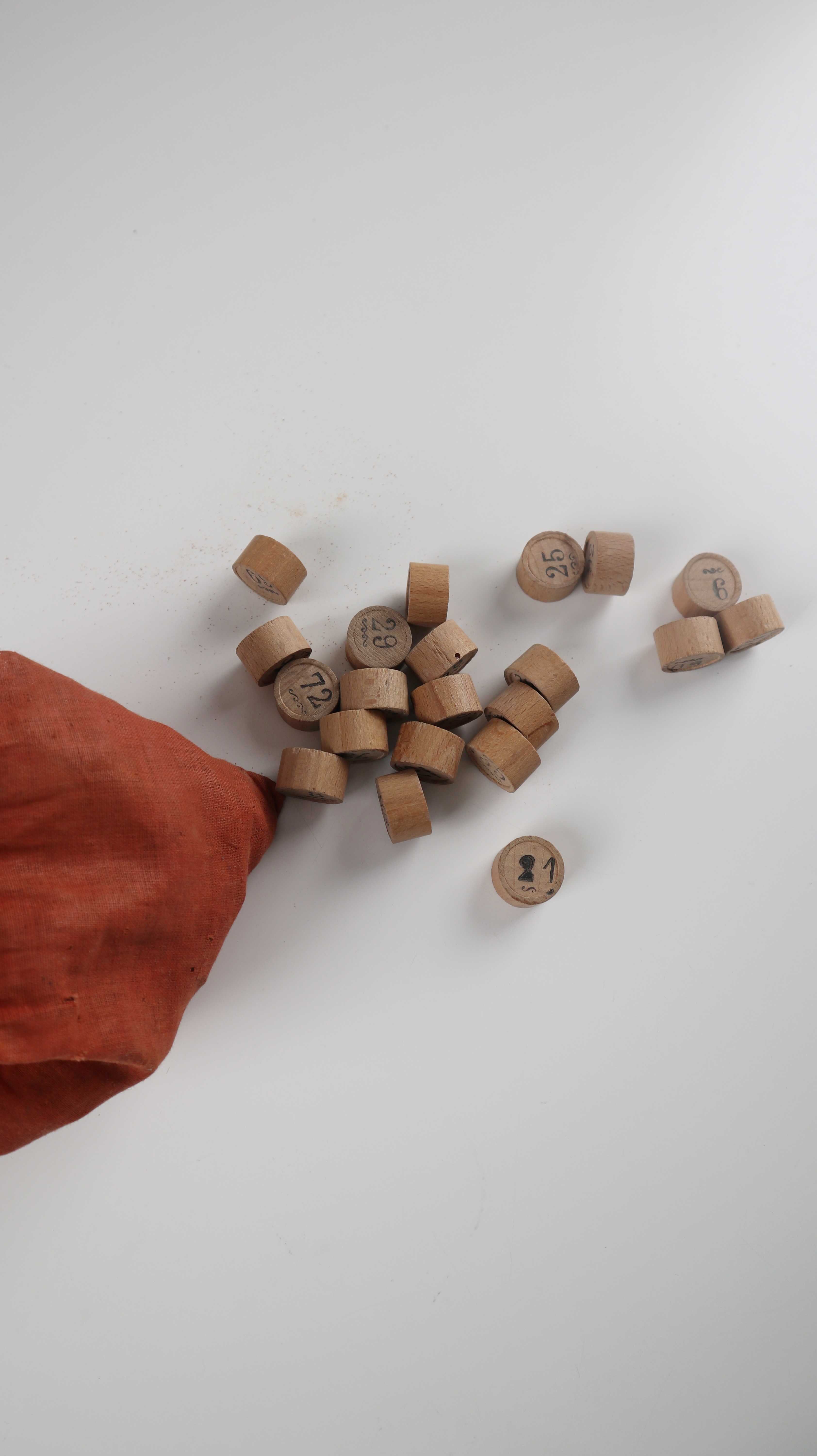 Altes französisches Lotto Bingo Holzspiel Zahlen Beutel