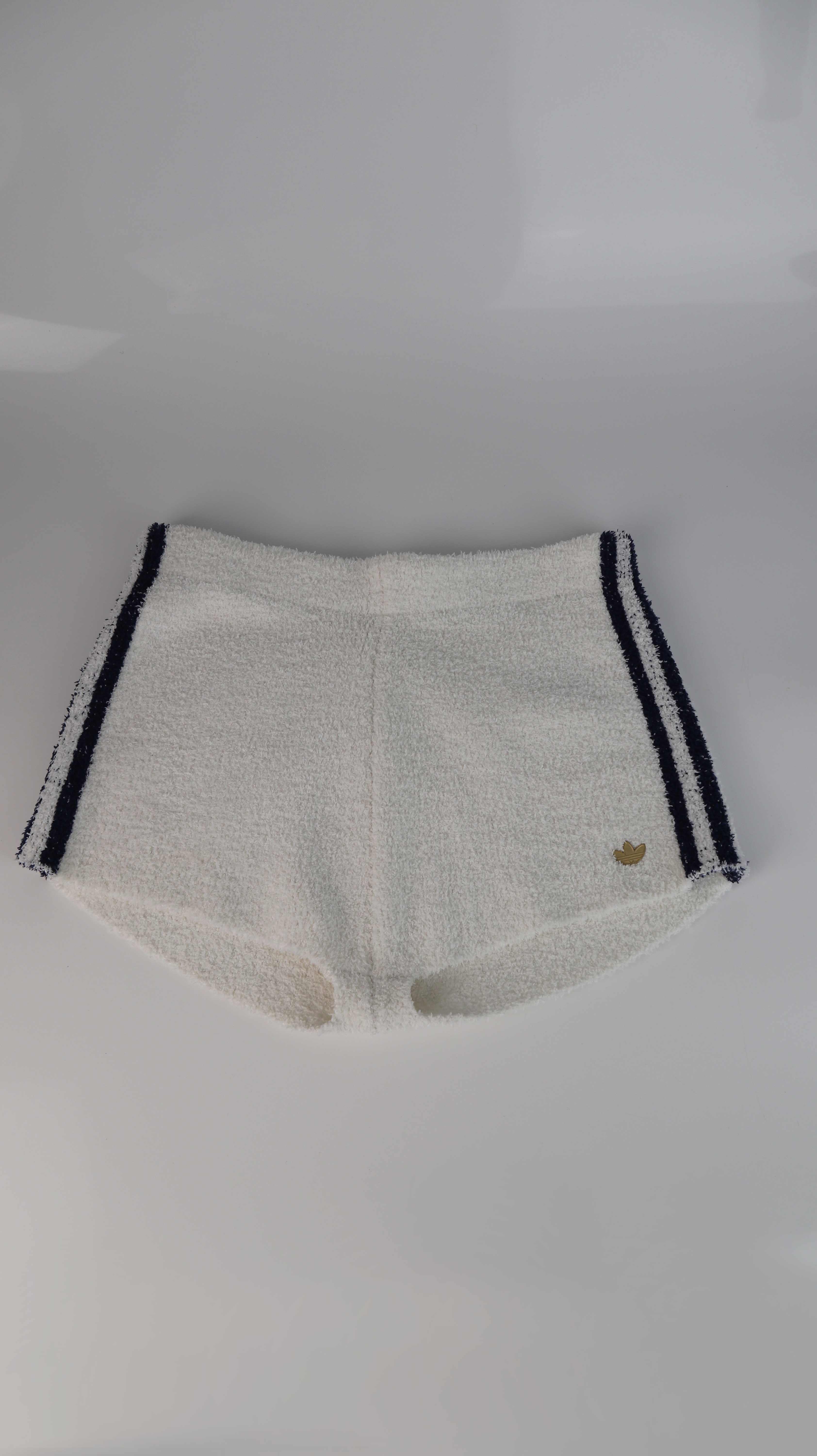 Adidas Shorts kurze Hose weiß knit 38 M Stoffshorts