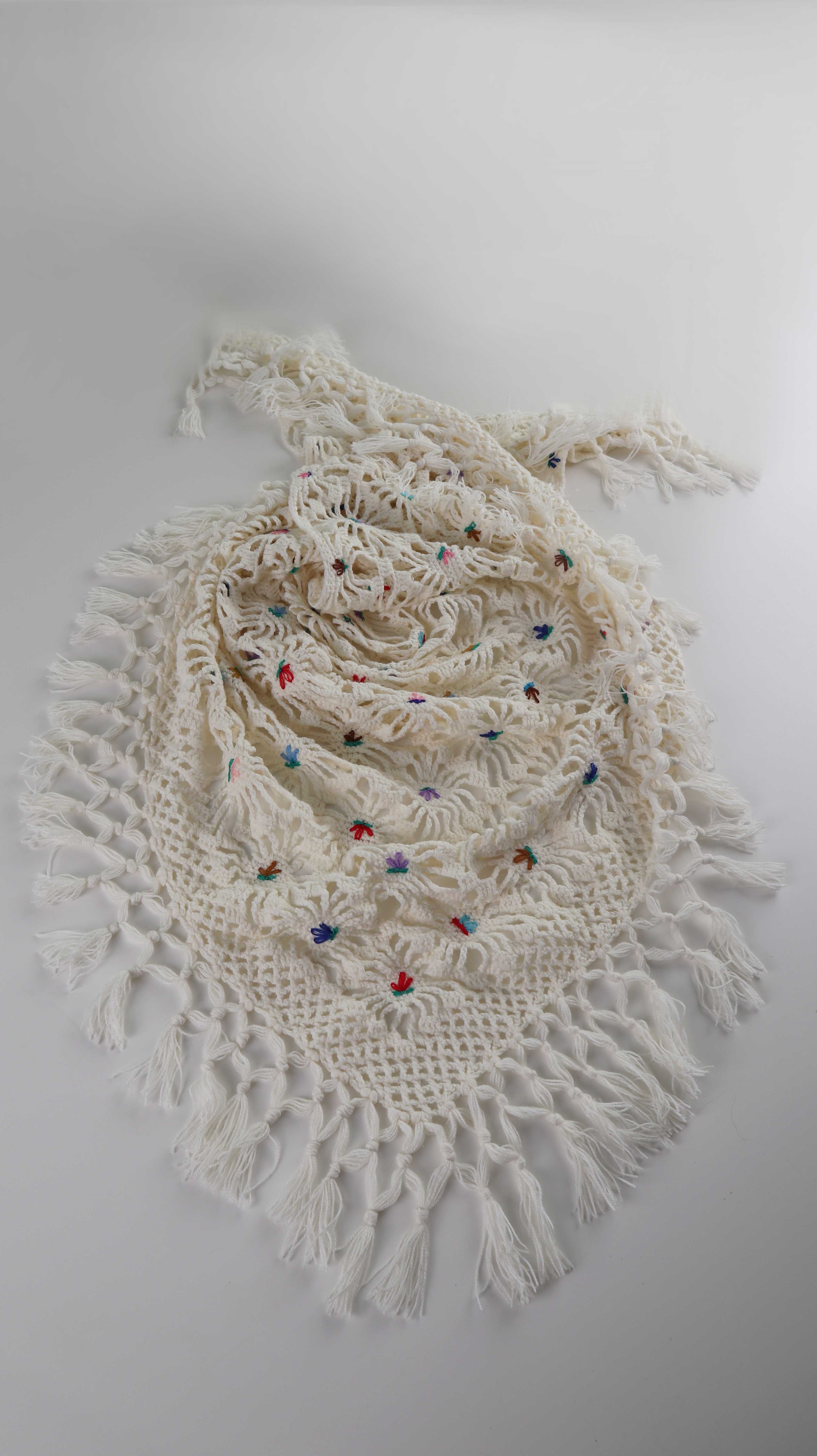 Schal Tuch weiß gestrickt Blumen Dreieckstuch