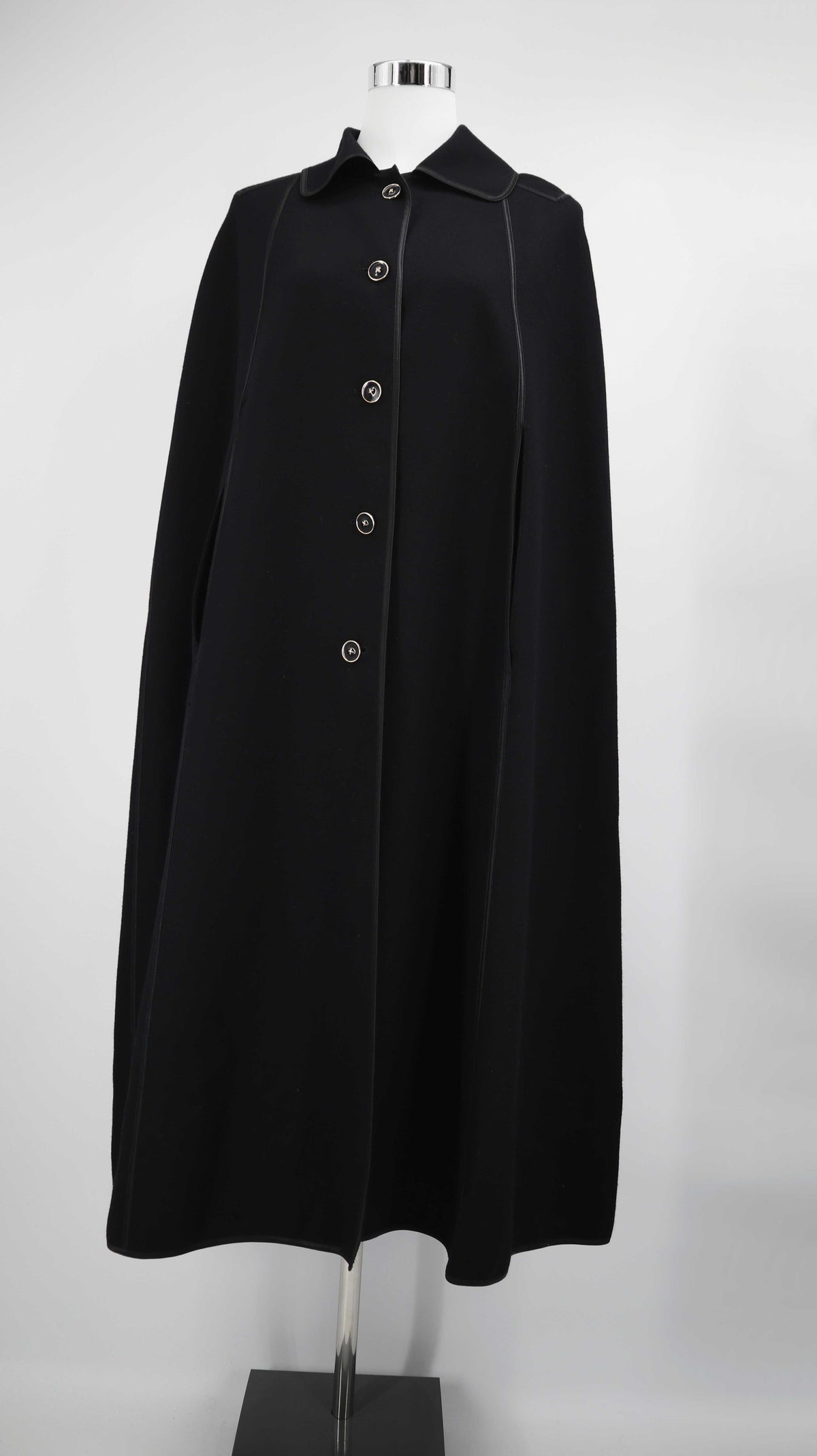 Louis Feraud Paris Poncho Cape schwarz Einheitsgröße Wollponcho