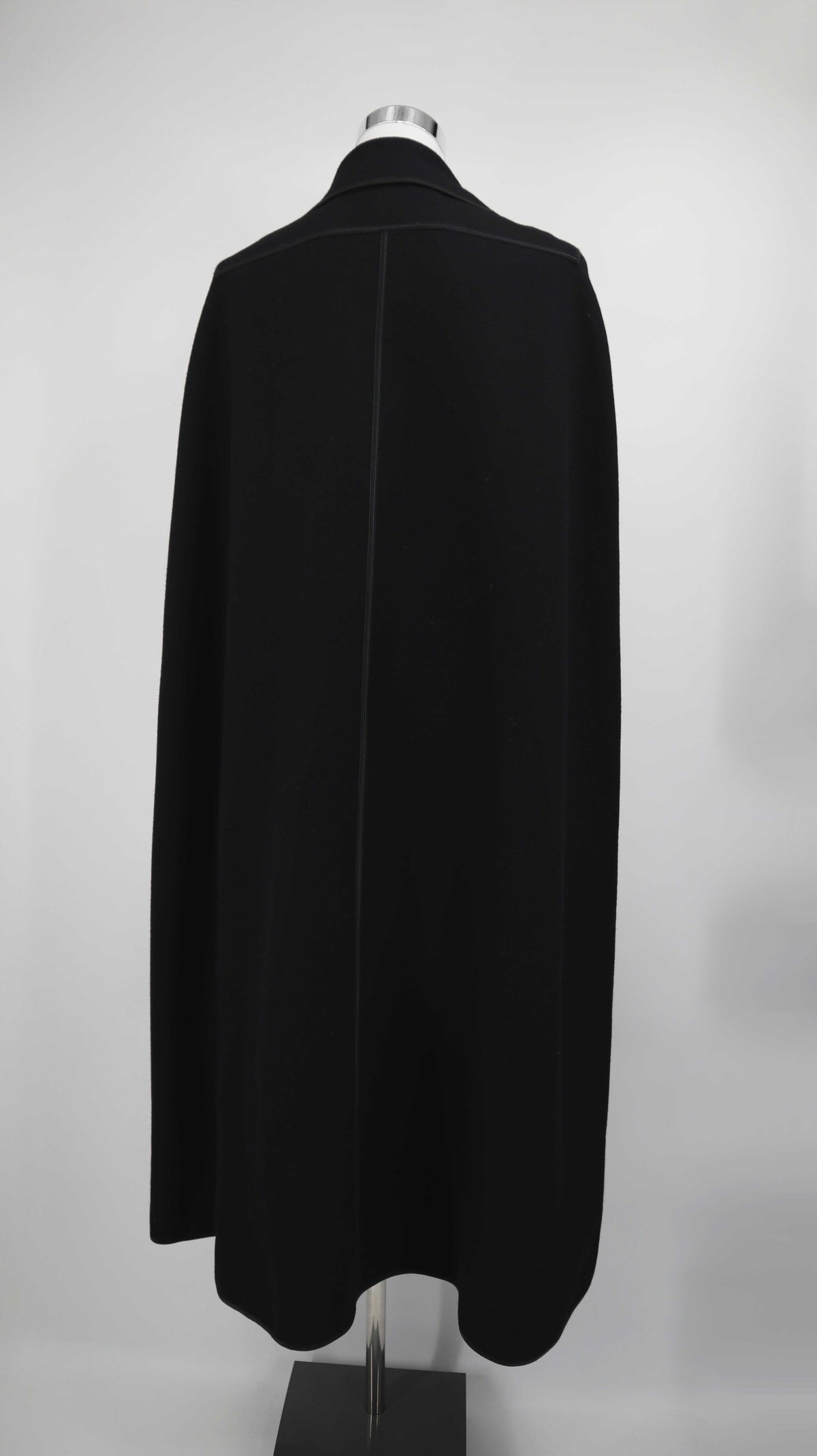 Louis Feraud Paris Poncho Cape schwarz Einheitsgröße Wollponcho