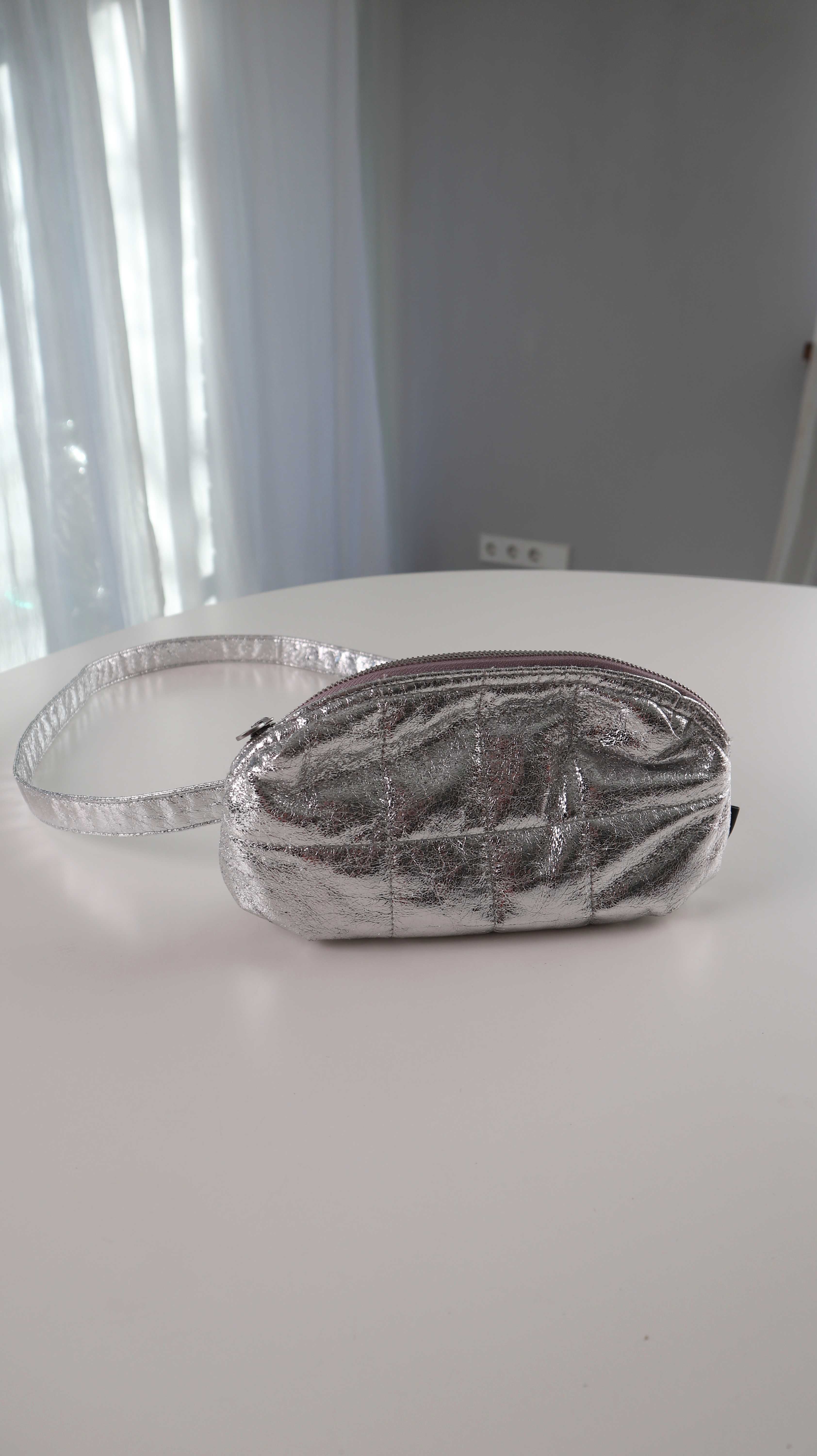 Bauchtasche Silber Metallic feel goods inside Crossbag Tasche