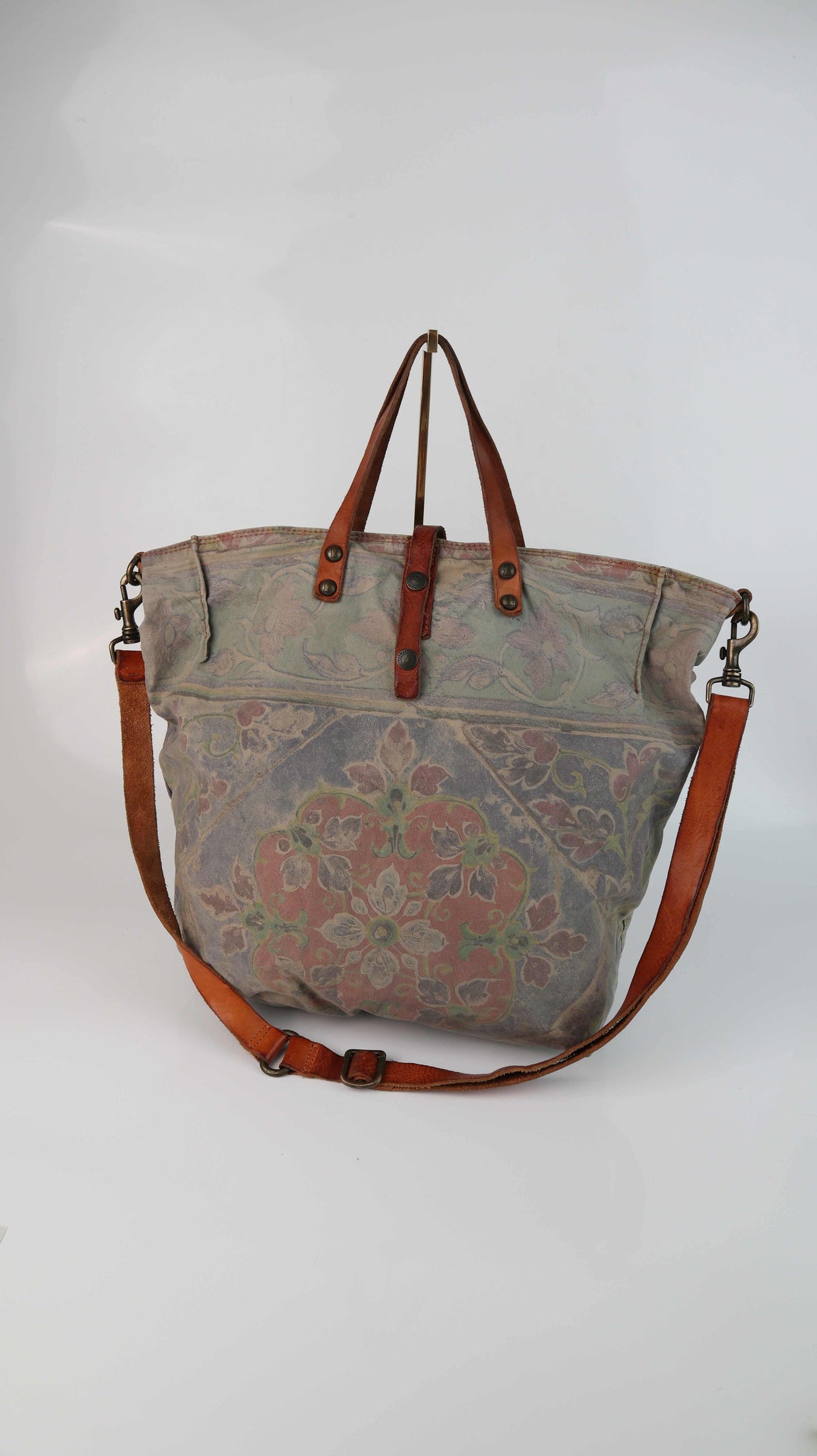 Campomaggi Tasche Umhängetasche made in italy braun Flora
