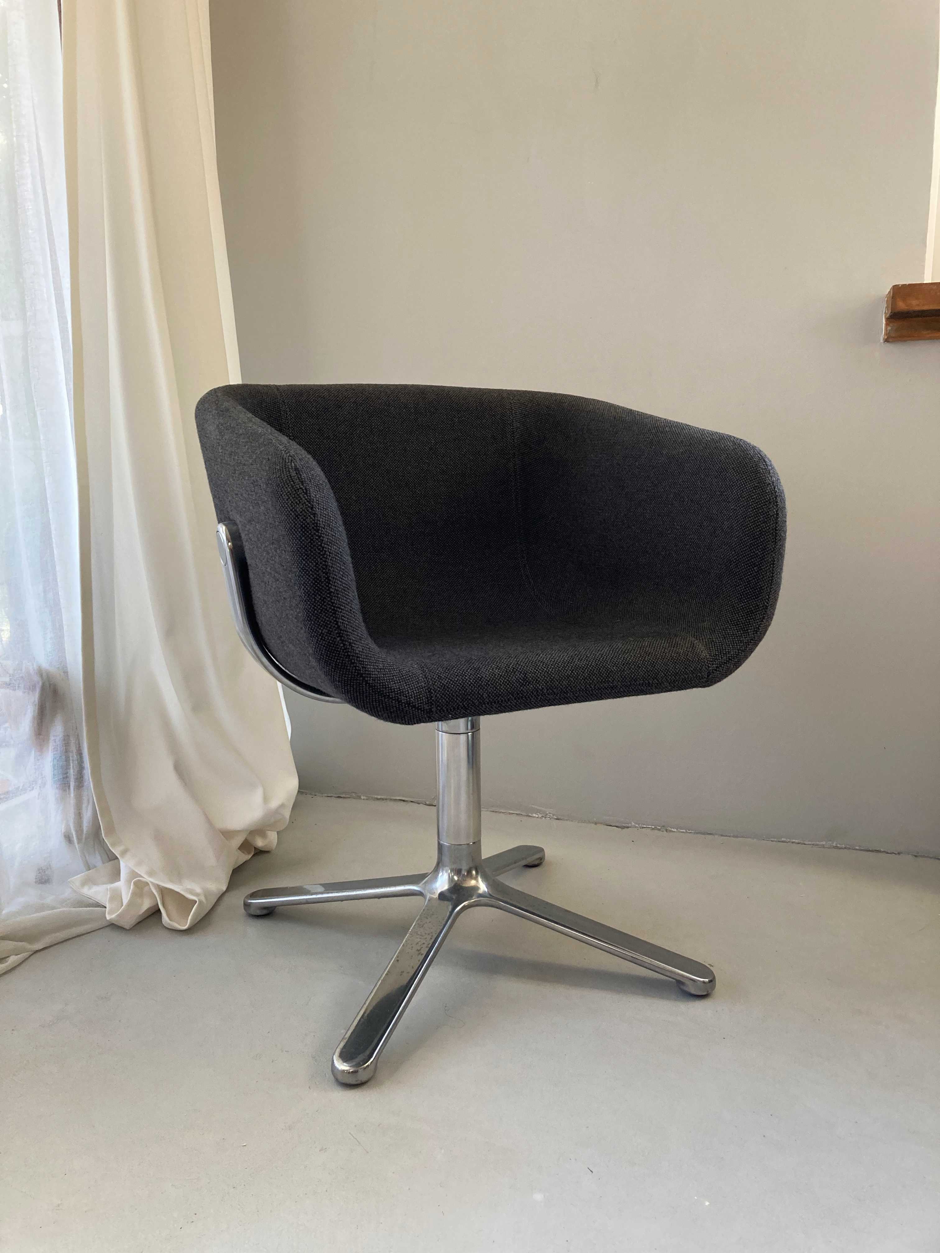 Globe Zero 4 Stuhl Drehsessel Sessel Kibisi Scoop Dänisches Design Bürostuhl