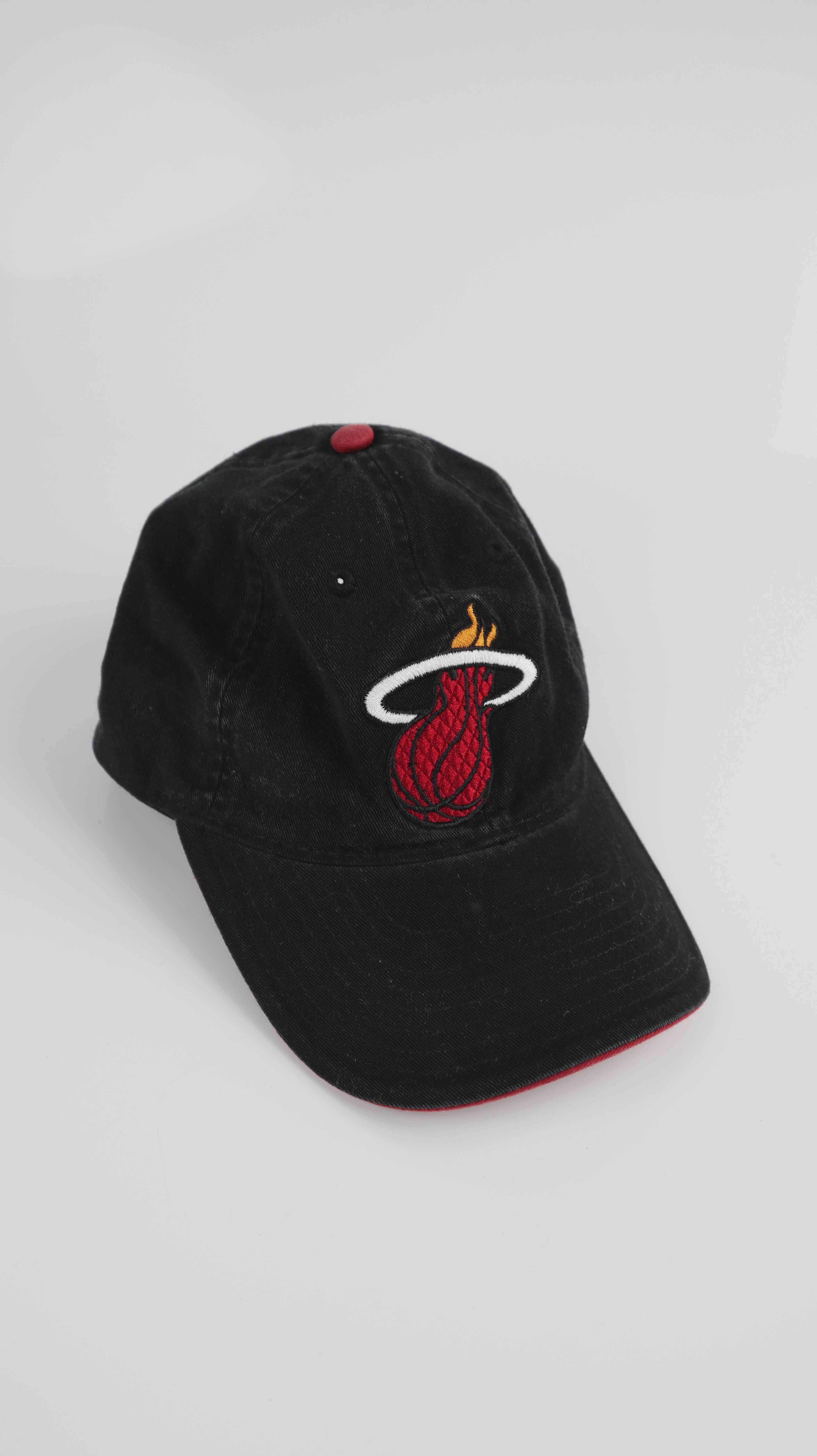 Adidas Heat Cap Mütze Kappe Schirmmütze schwarz NBA Miami