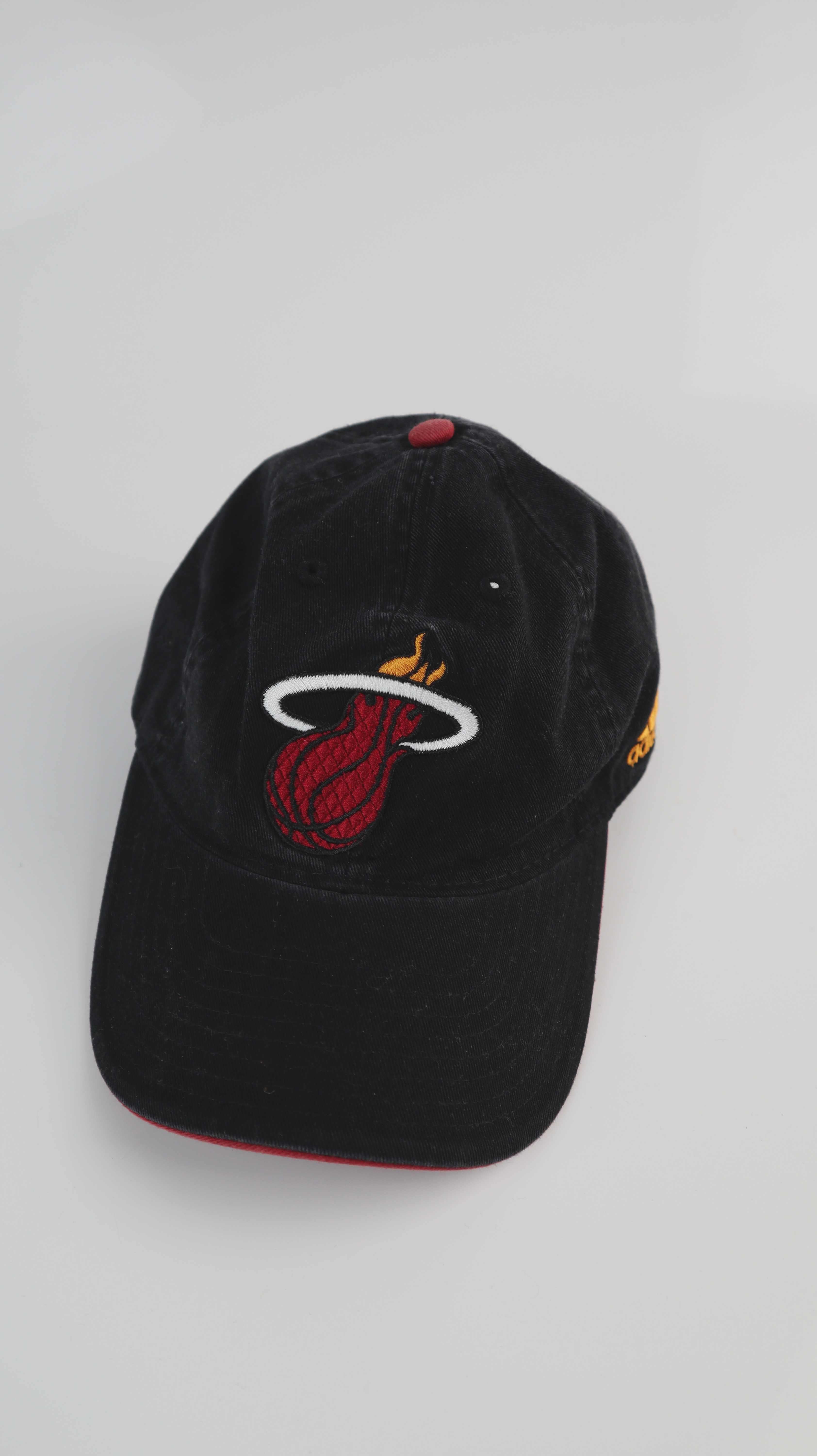 Adidas Heat Cap Mütze Kappe Schirmmütze schwarz NBA Miami