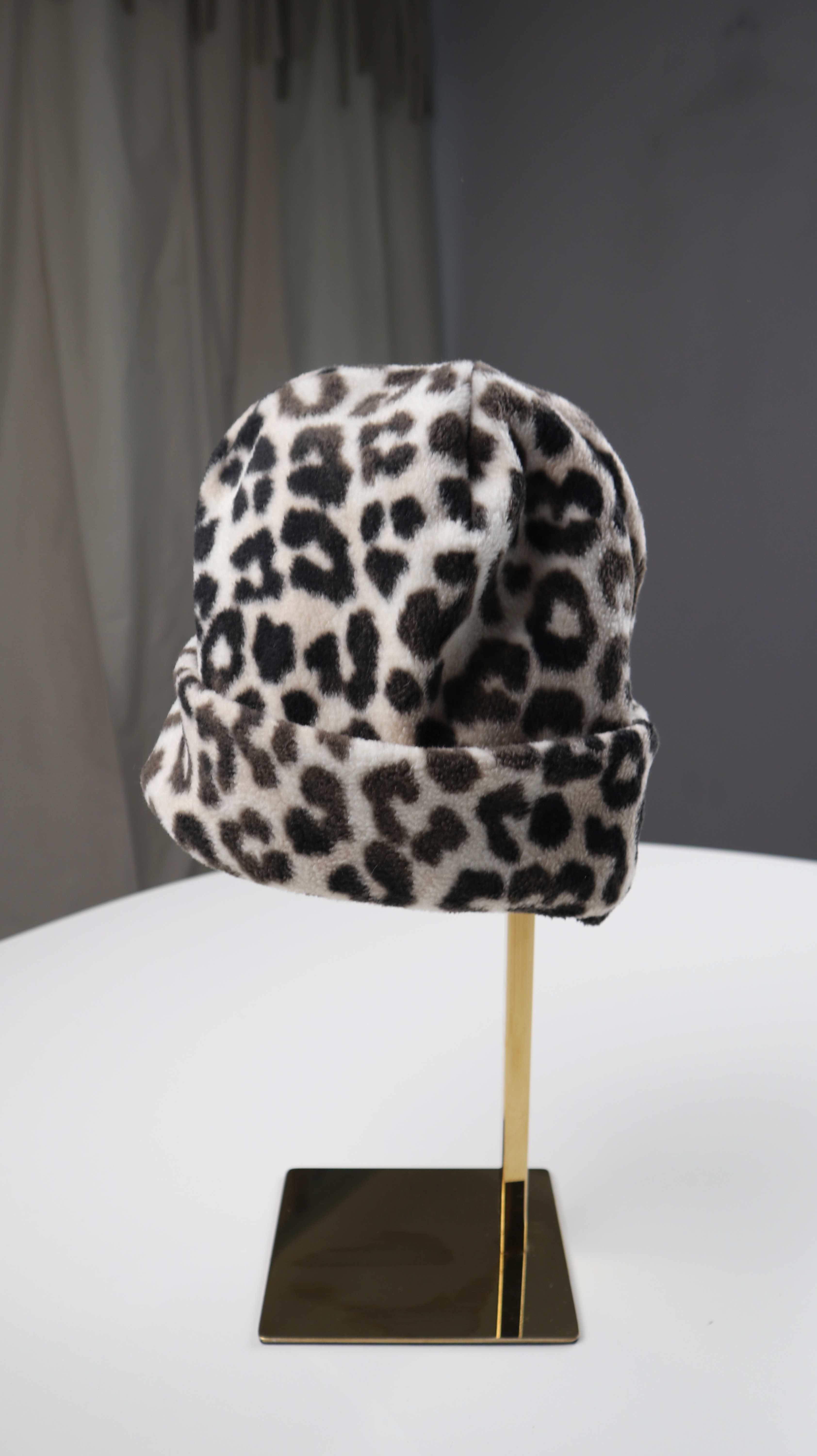 Mütze Beanie Fleece Leo Leopardenmuster braun beige Fleecemütze