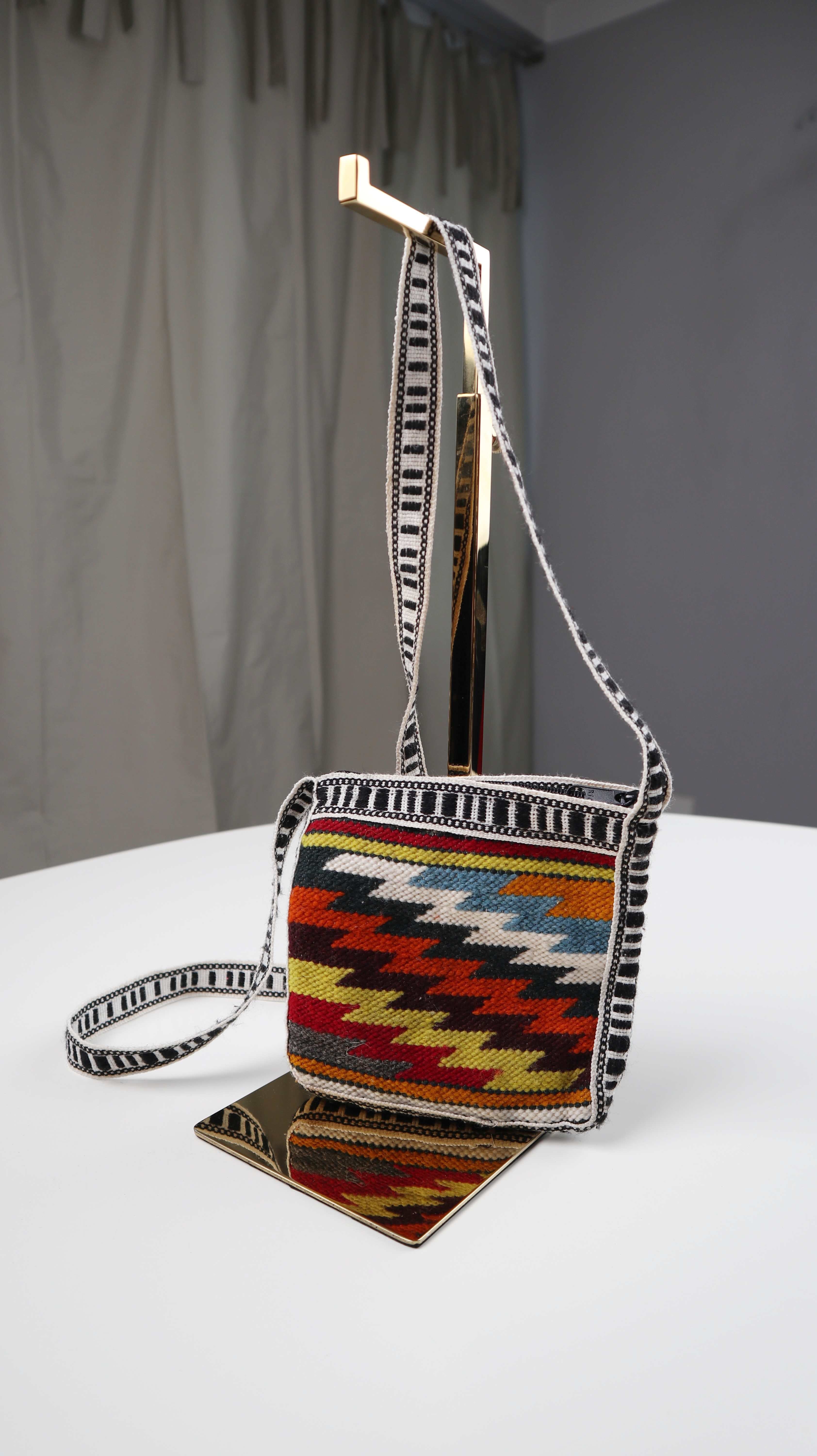 Tasche Umhängetasche bunt Aztekenmuster Wolle Hippietasche Handytasche