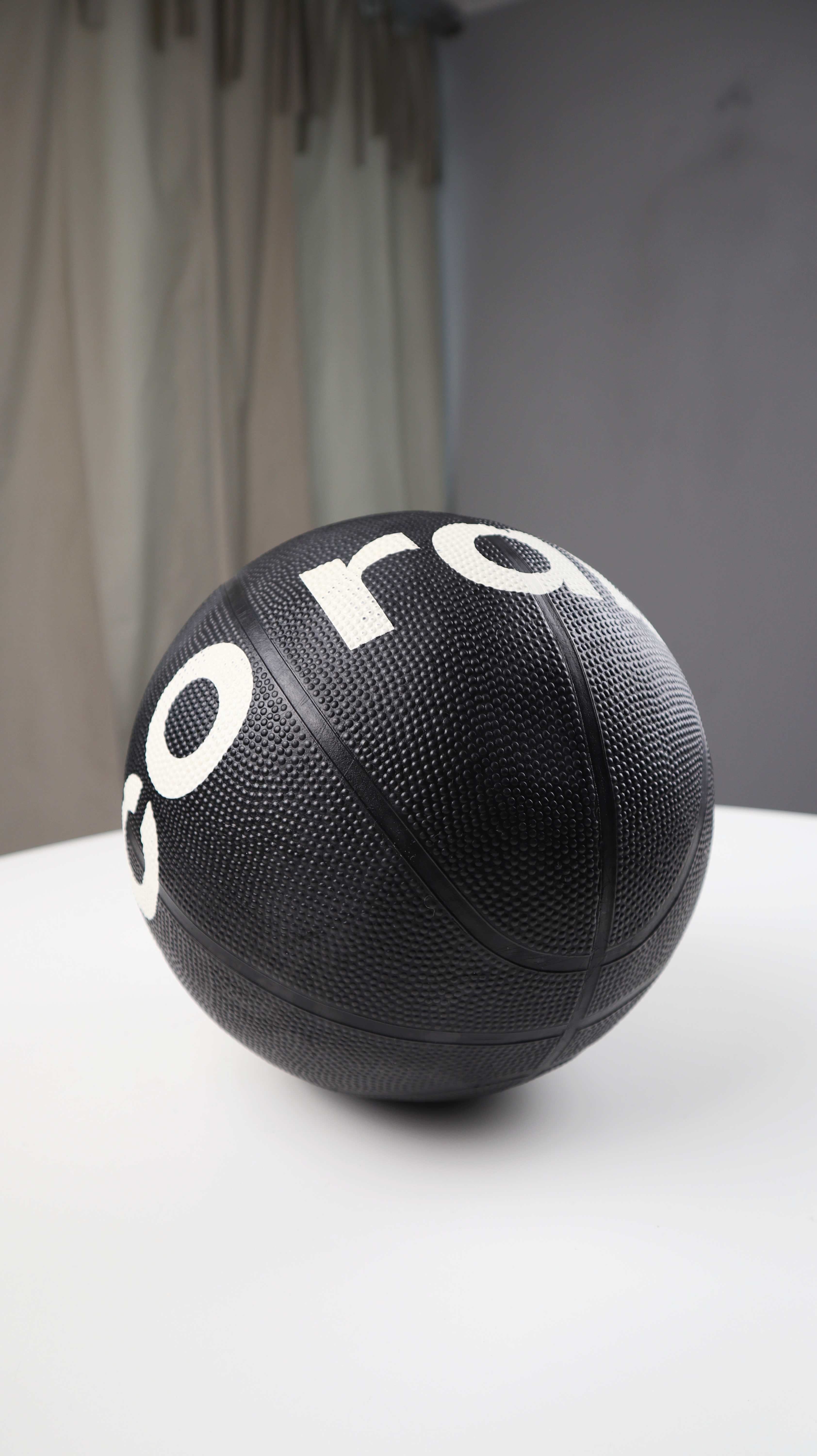 Paco Rabanne basketball Ball Schwarz Werbeball Design Sportball