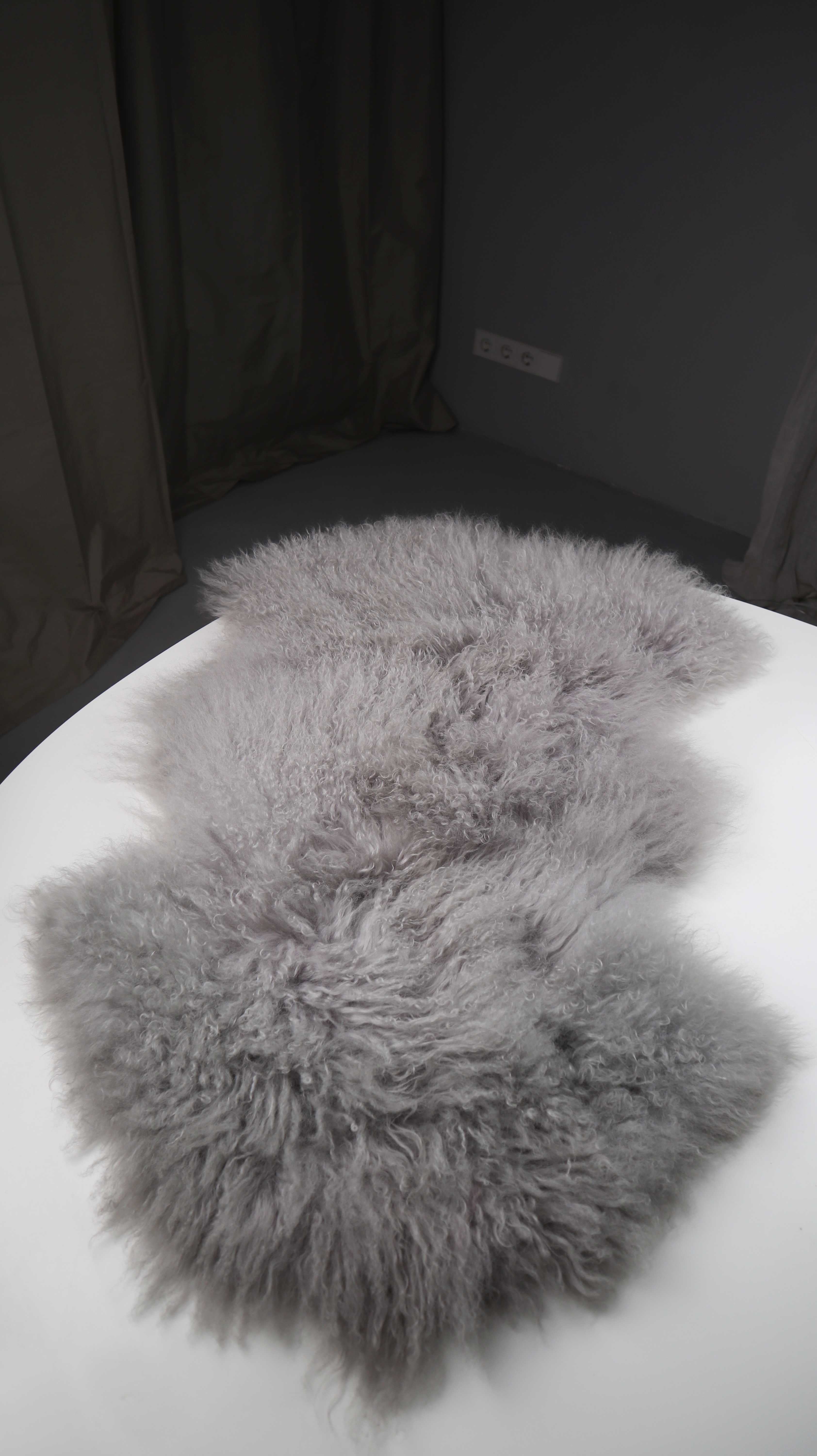 by 46 mongolisches Lammfell Fell grau Westwing Sitzauflage