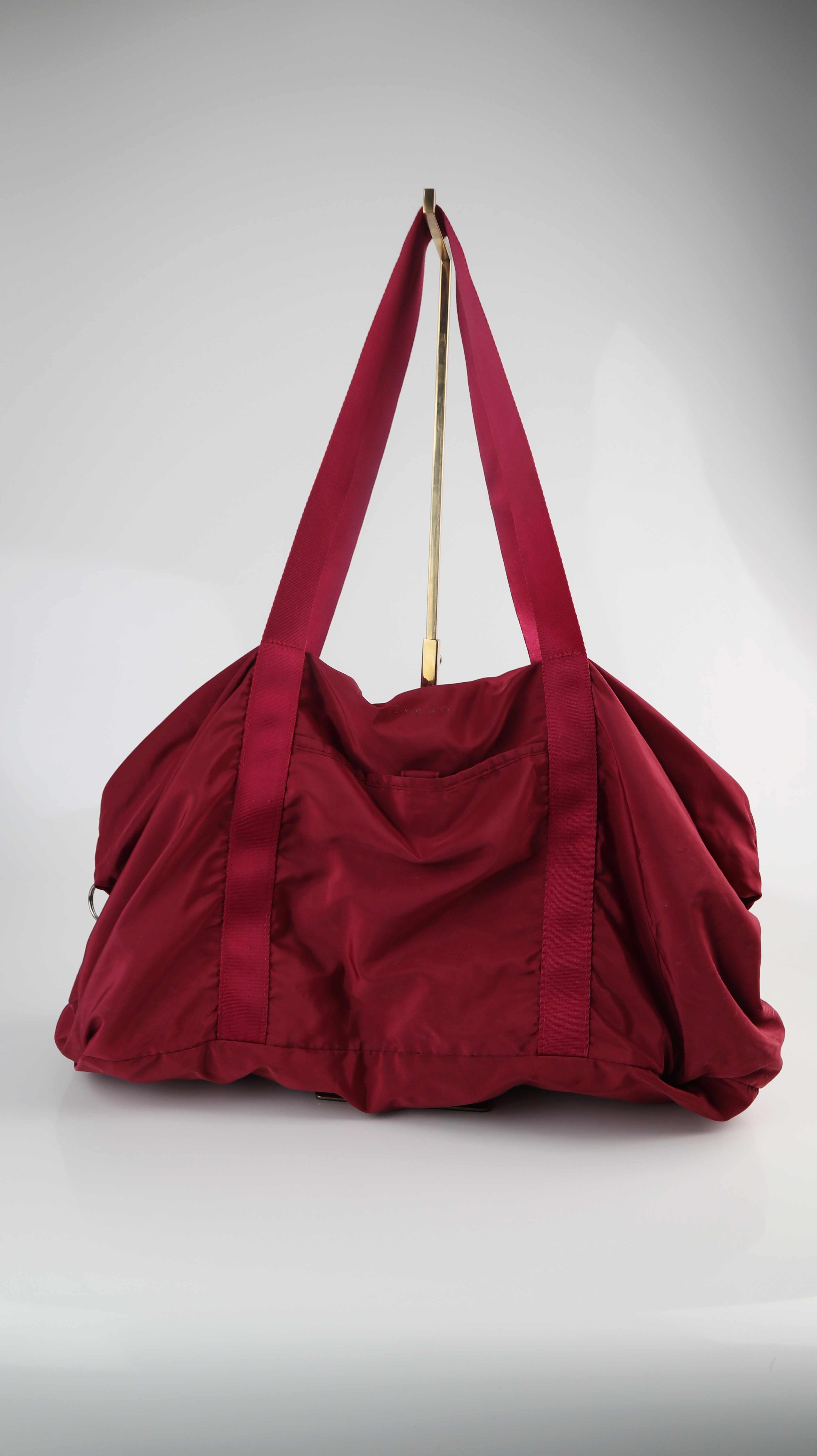Oysho Tasche Schultertasche Tragetasche Sporttasche rot bordeaux