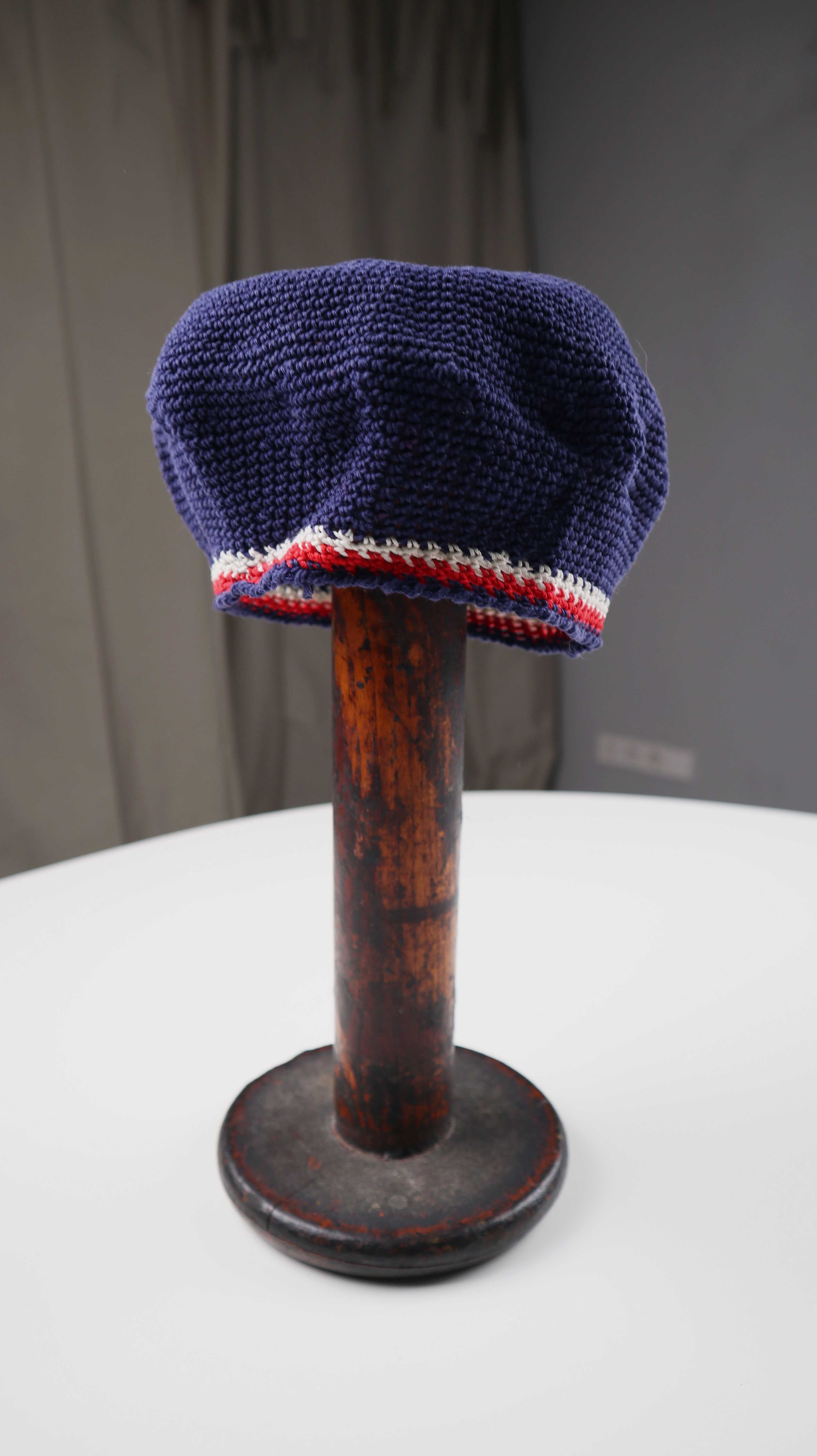 Gehäkelte Kappe blau rot weiß französisch Baskenmütze Mütze crocket beannie
