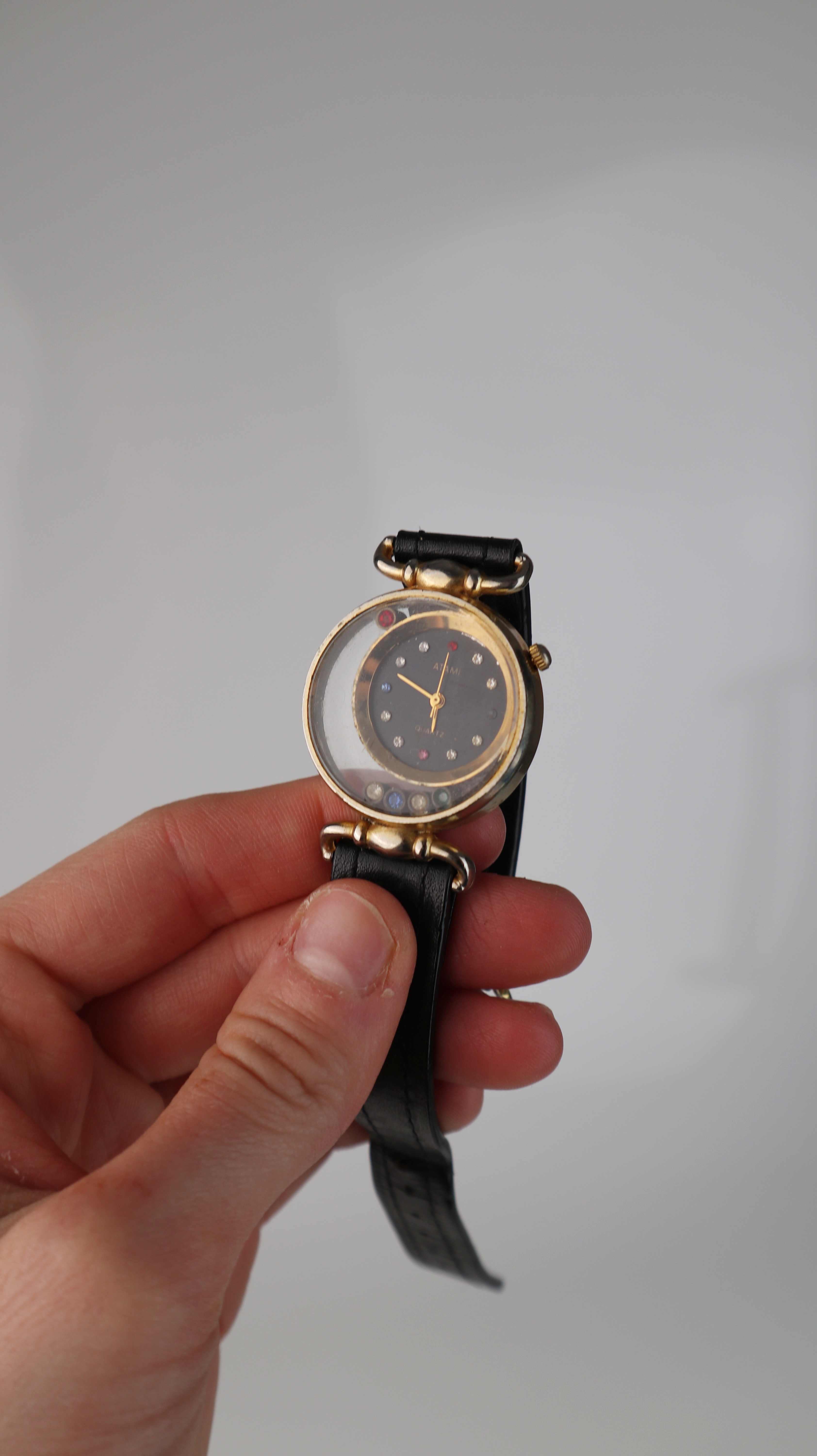 Atami Quartz Uhr Damenuhr Vintage schwarz Steine Schwarz Armbanduhr