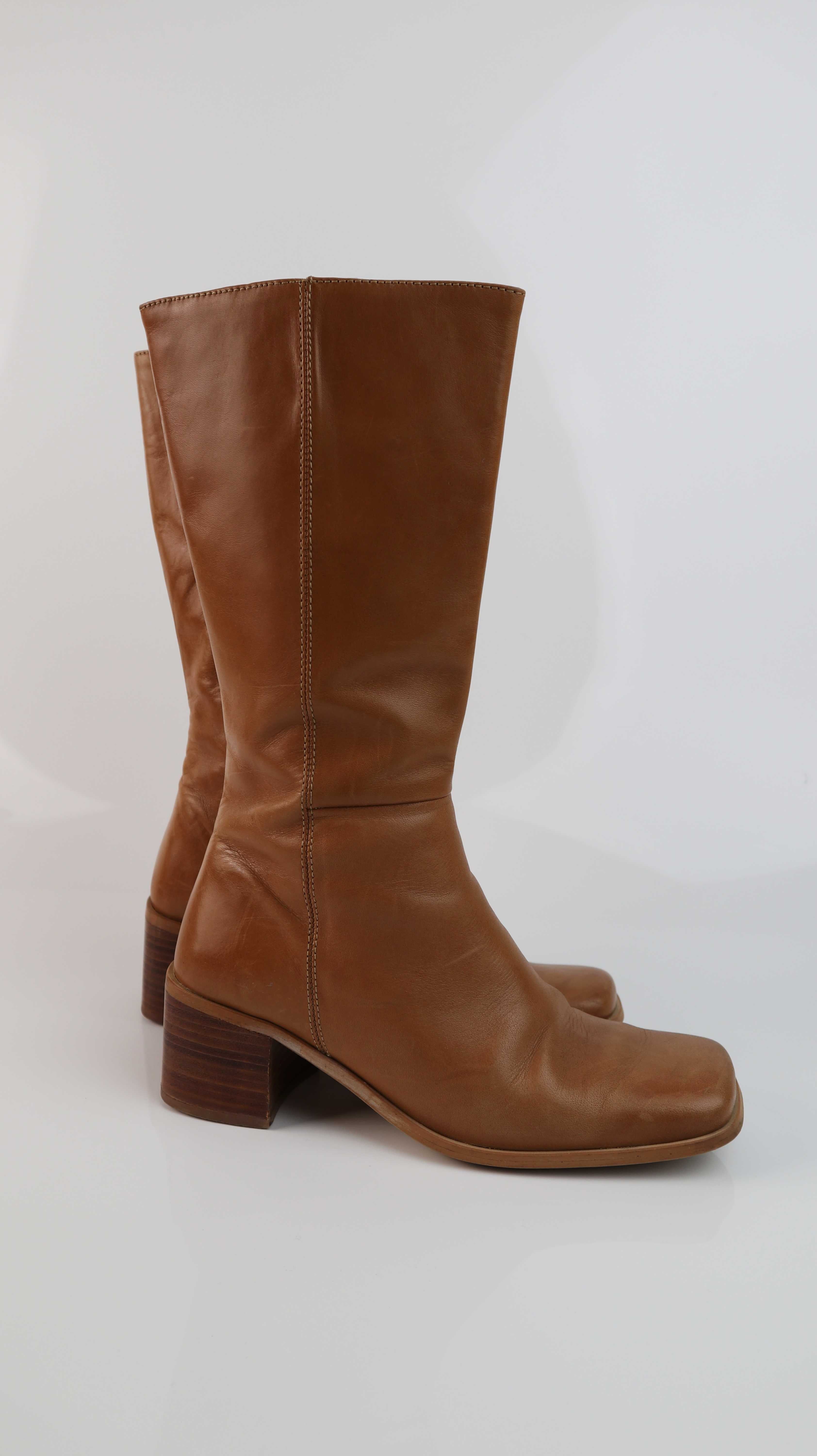 True Vintage Stiefel Braun 38 eckig 90s Lederstiefel lang Y2K