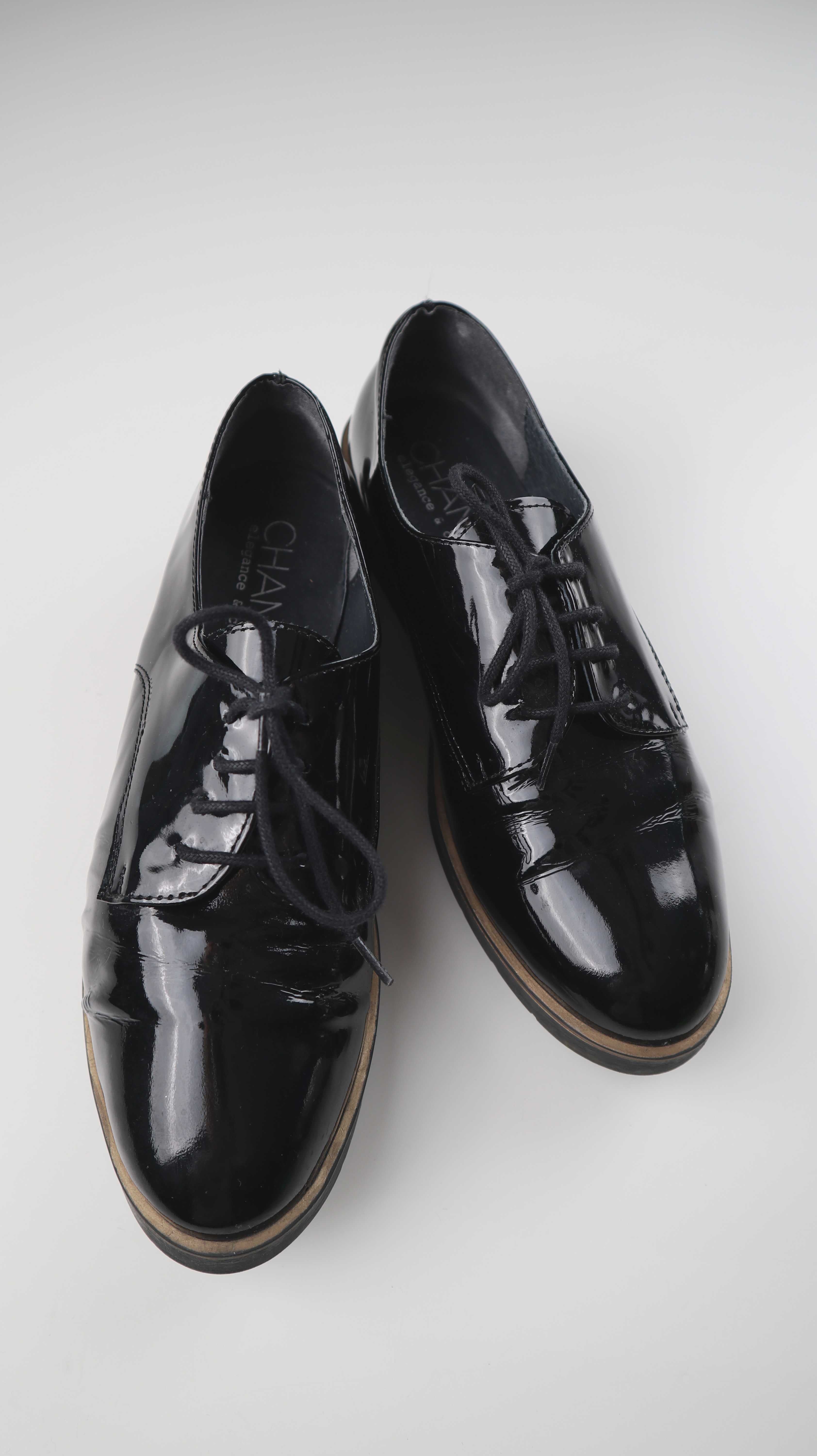 Chamby Schuhe schwarz 40 Loafer Budapester Lackleder Schnürer