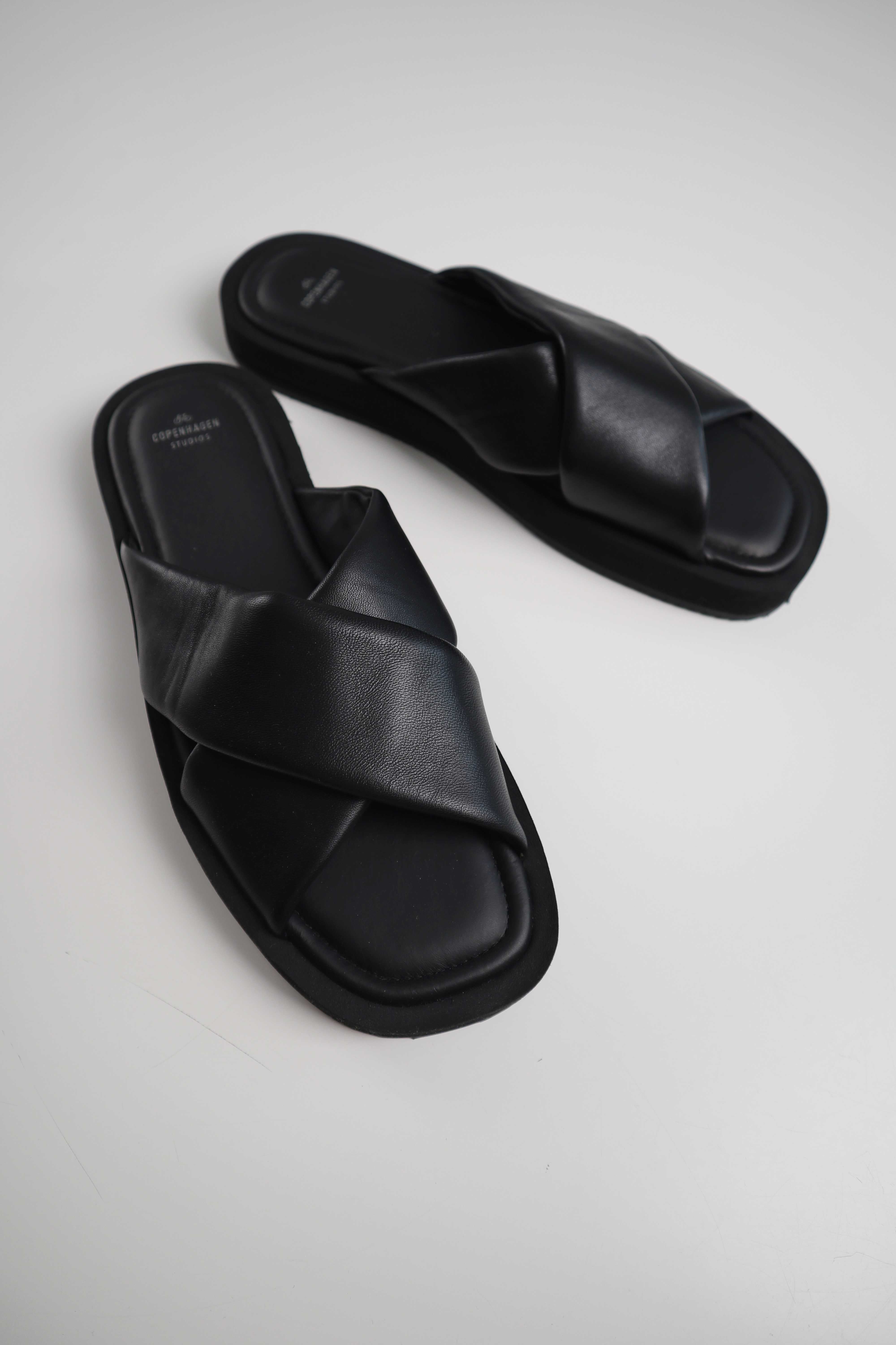 Copenhagen Studios Slipper Sandalen Schwarz Leder 43 Neu