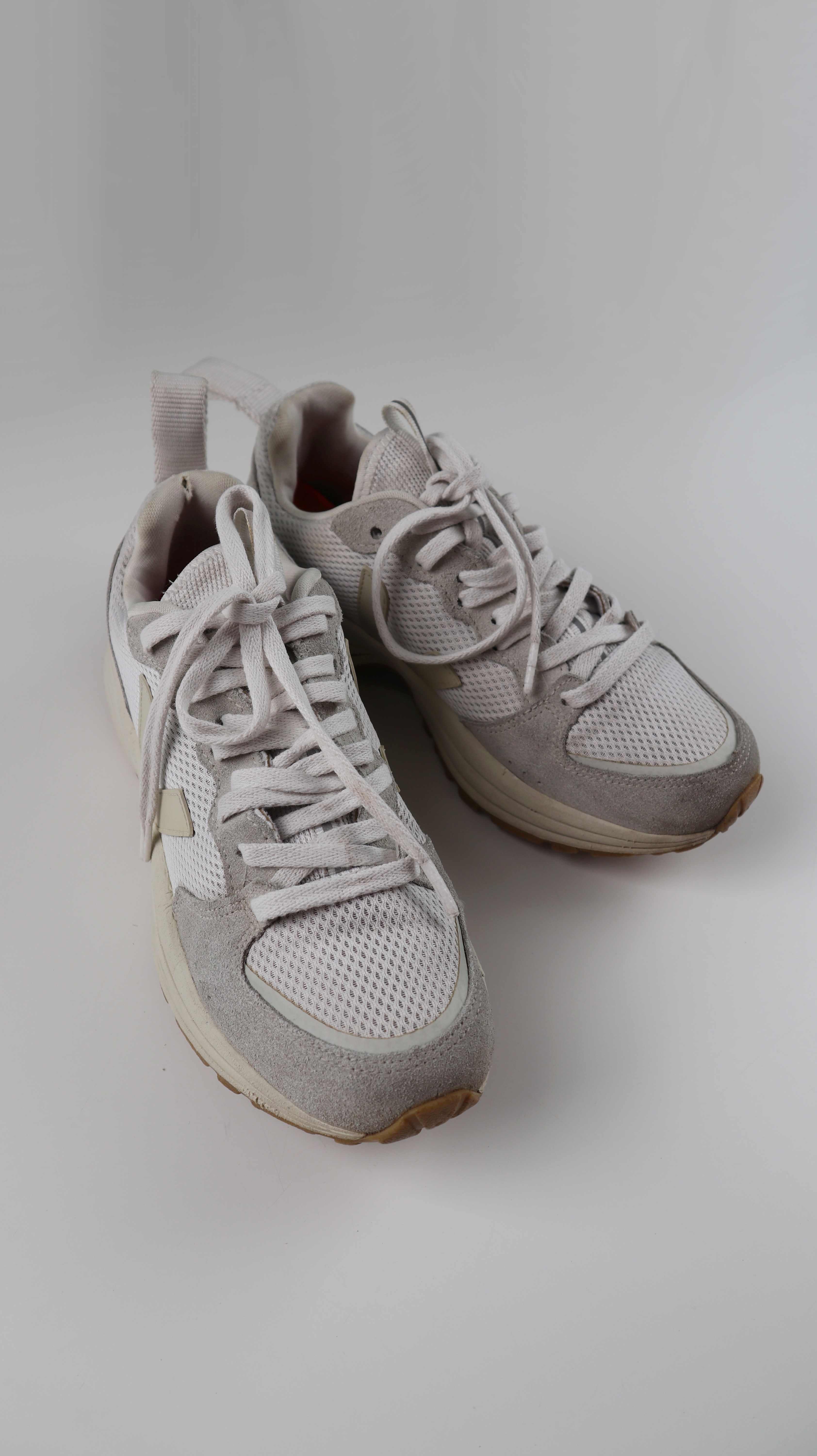 VEJA Sneaker 39 weiß Creme Turnschuhe Schnürer