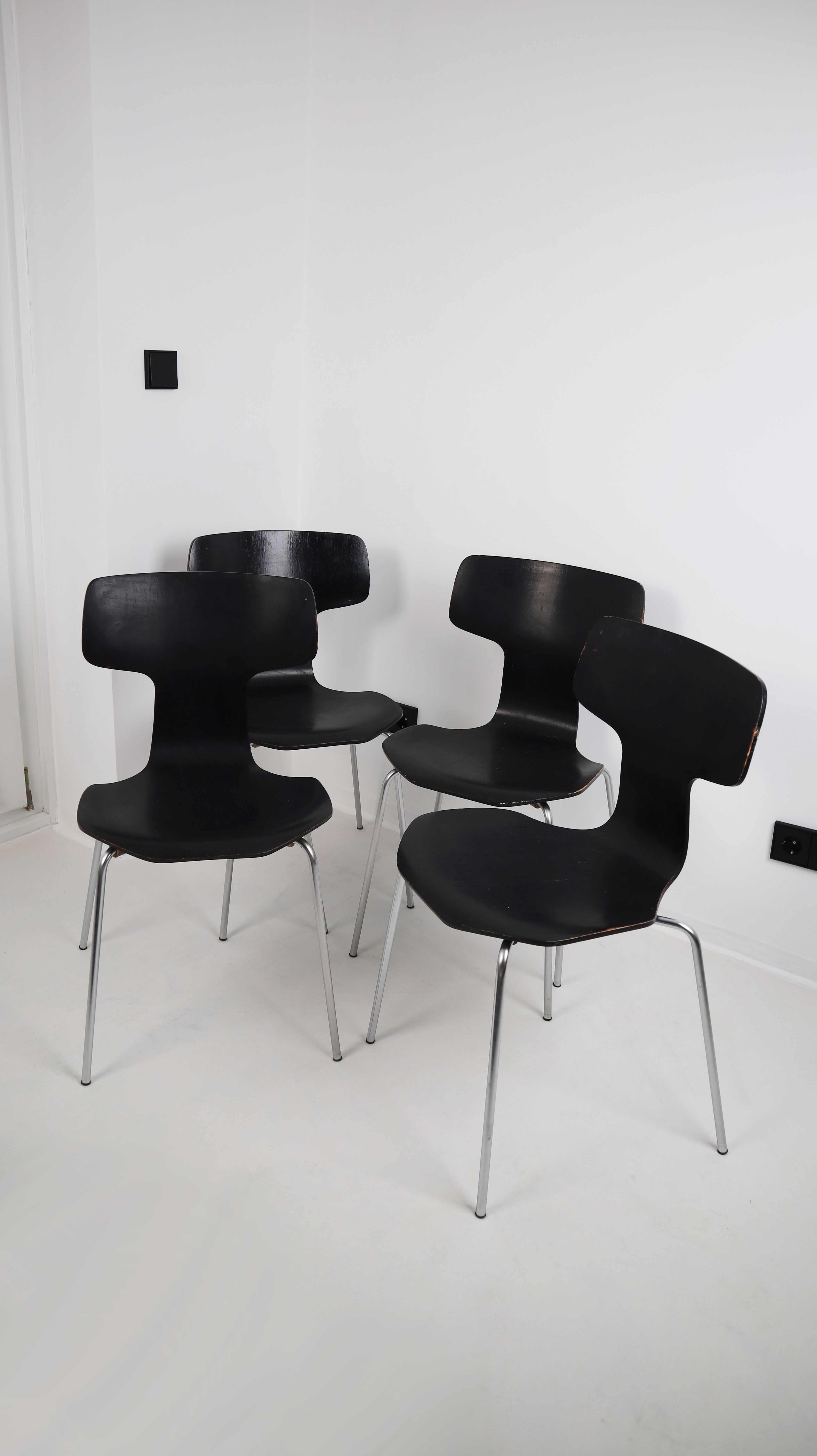 Fritz Hansen 1968 Stühle 4 Stück schwarz Hammer Esszimmerstühle Stuhl Design