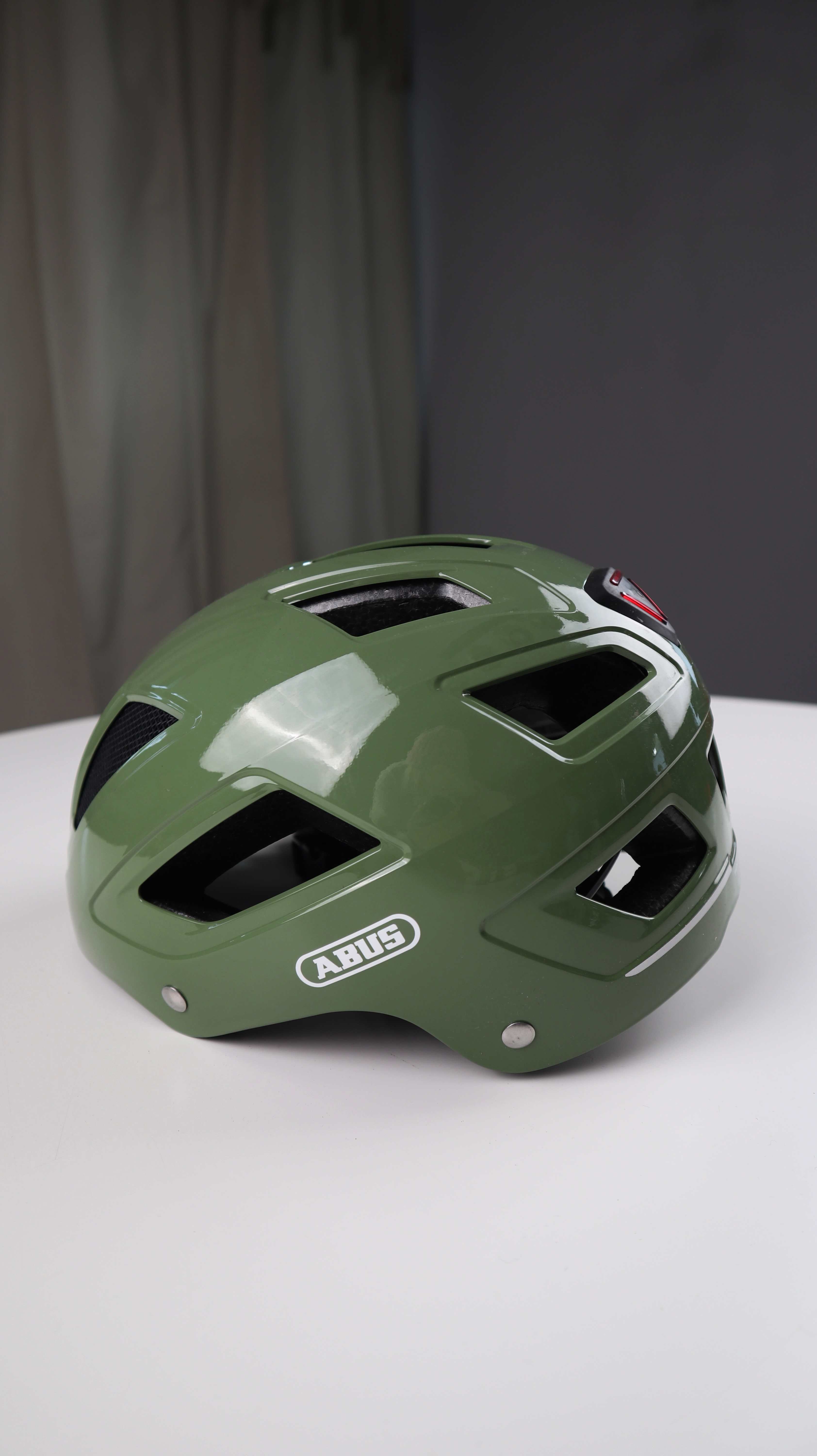 Abus Helm Hyban 2.0 Licht 52-58 Fahrradhelm Grün