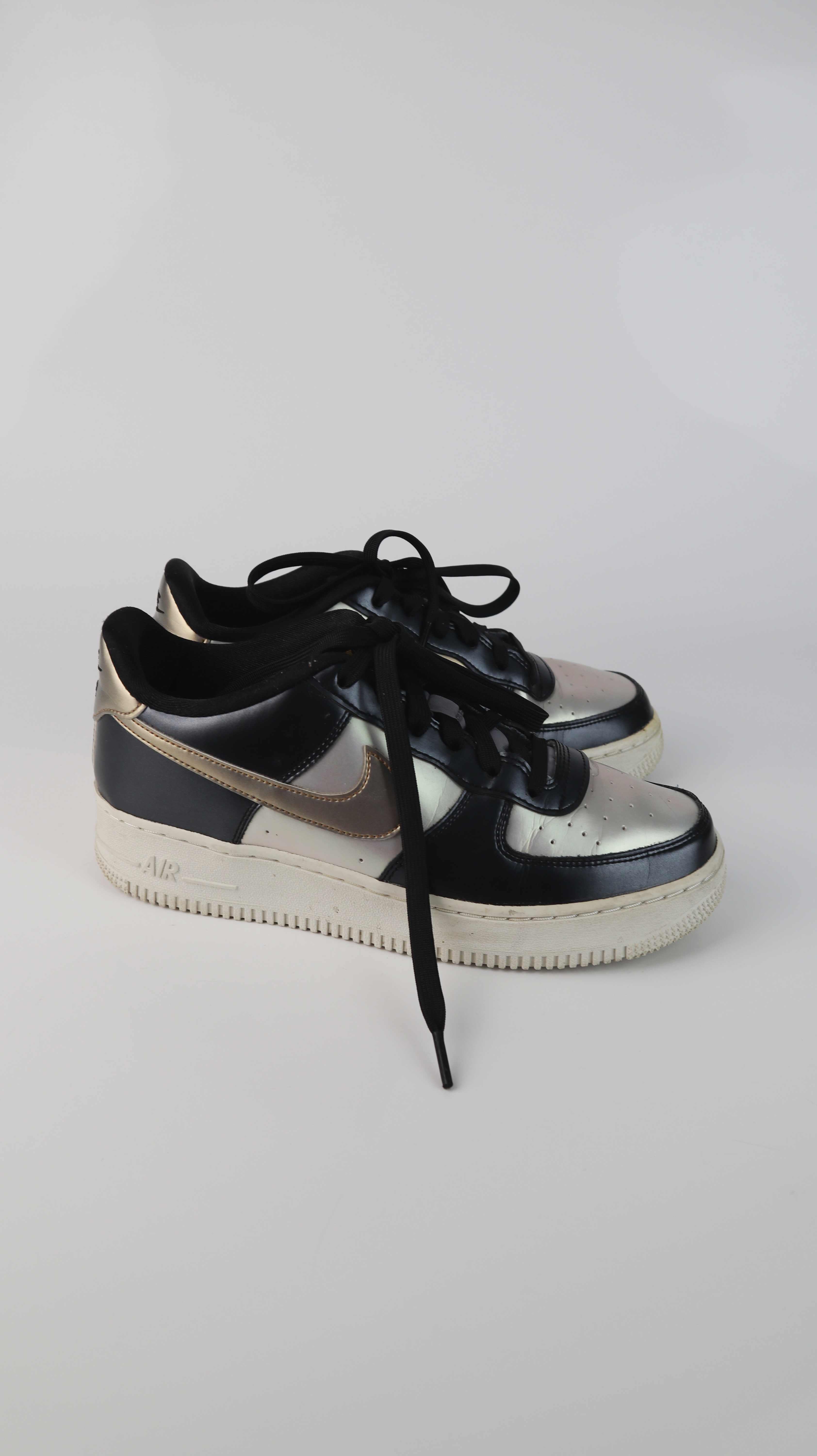 Nike Air Sneaker Turnschuhe 40 metallic schwarz gold