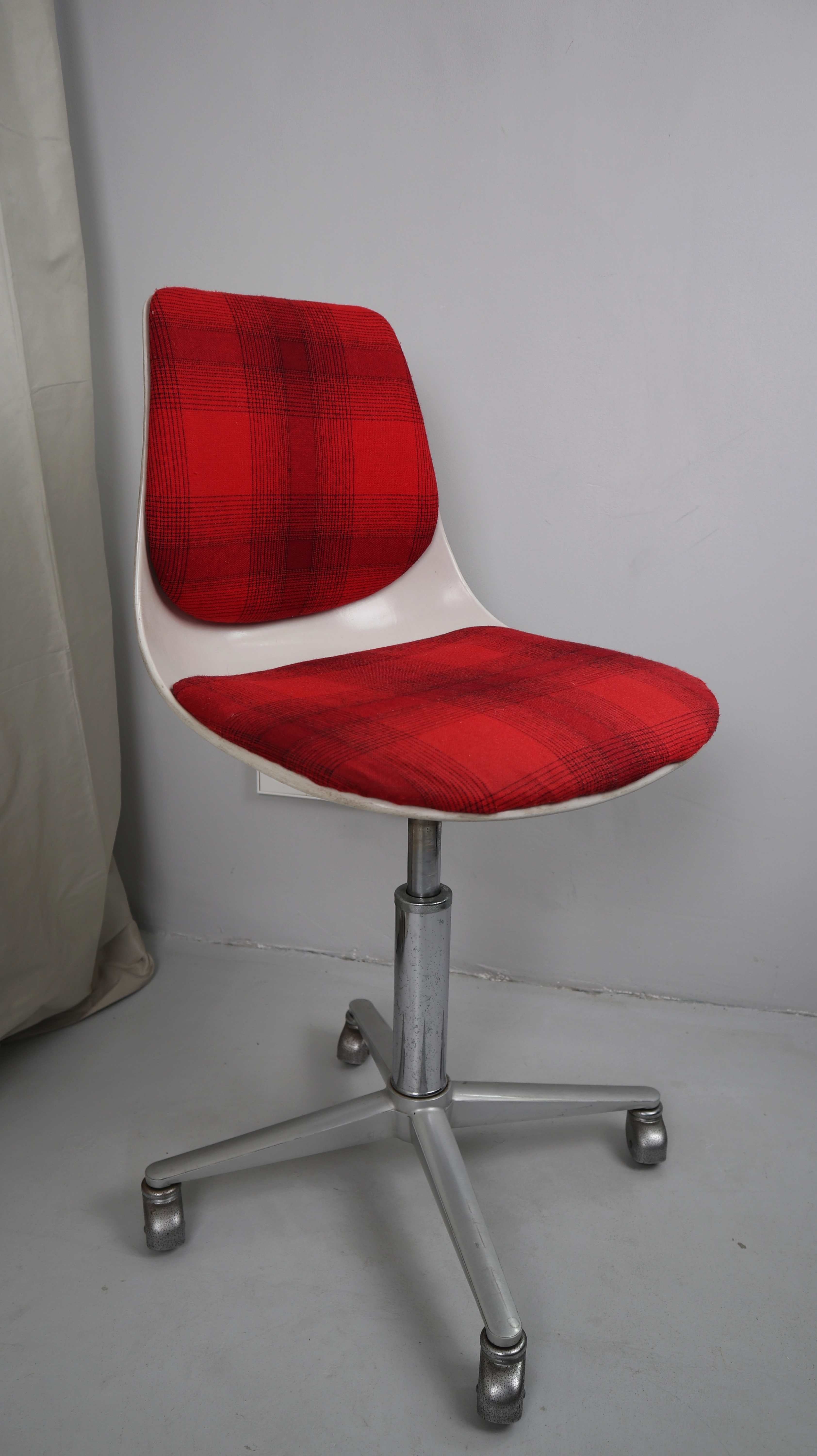 Wilkhahn Sitzmöbel Original Drehstuhl Schreibtischstuhl rot weiß Bürostuhl