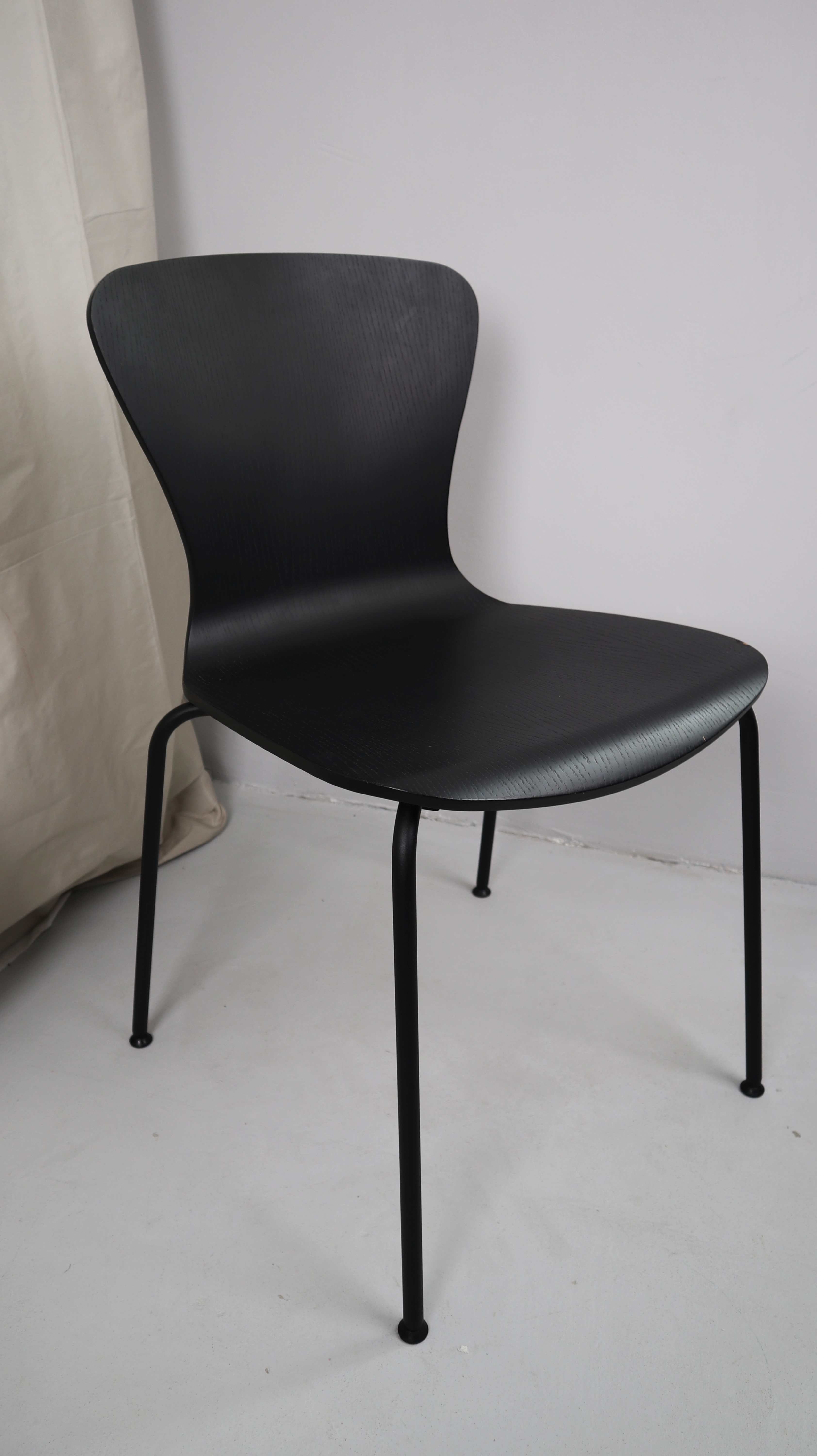 Playchair Tube bruunmunch & simonsen Stuhl schwarz Holzstuhl Design Denmark