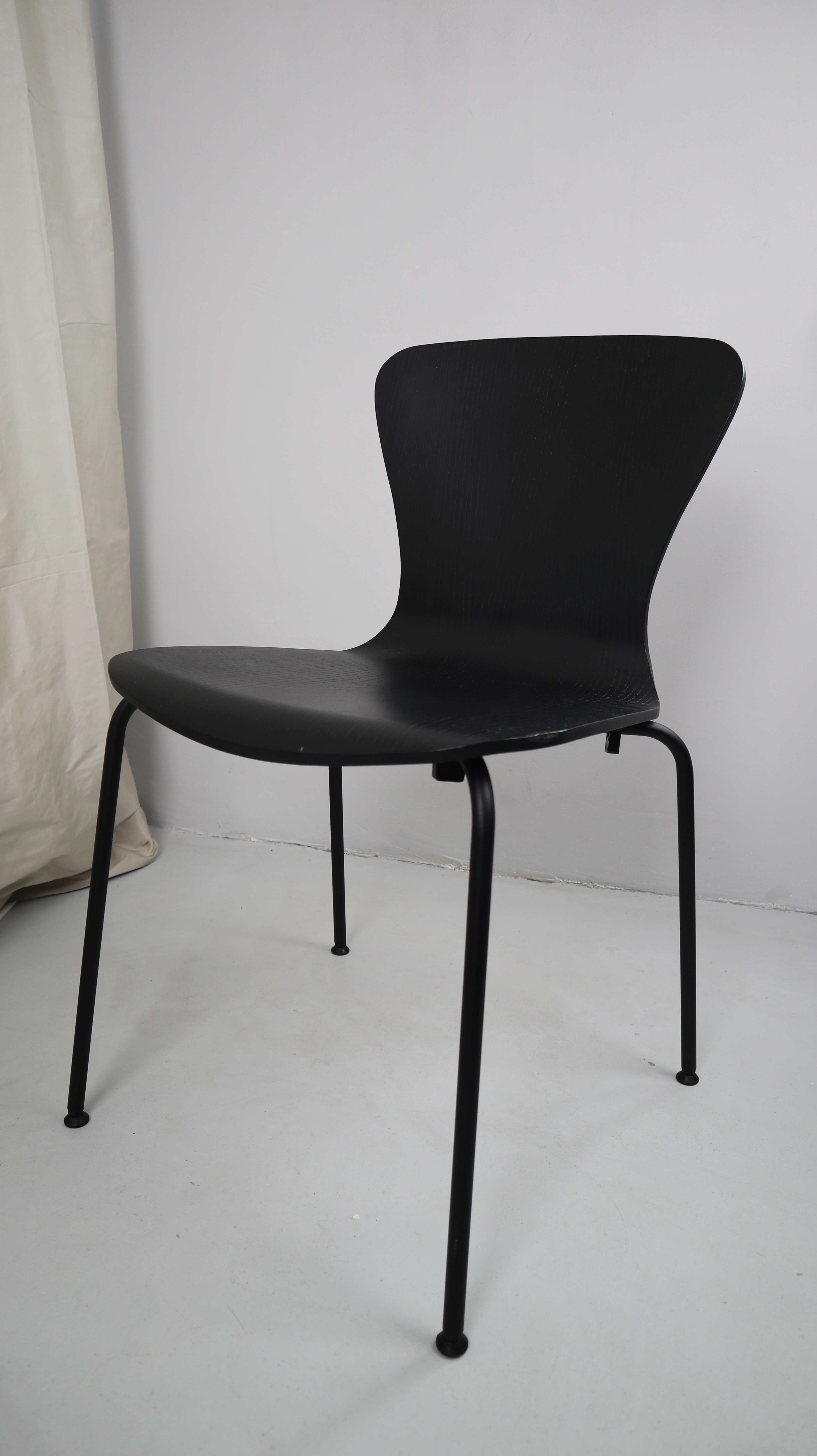 Playchair Tube bruunmunch & simonsen Stuhl schwarz Holzstuhl Design Denmark