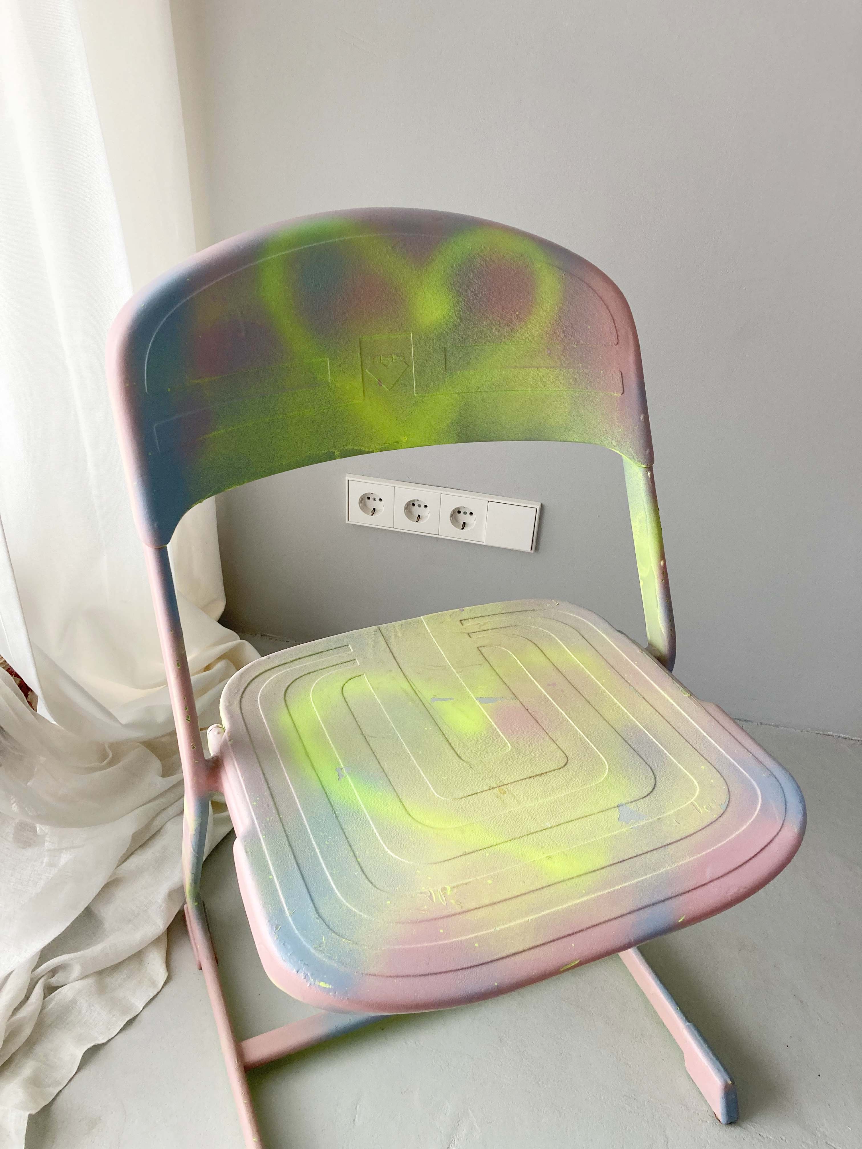 Assmann Stuhl Chair Kunststoff painted bemalt Sprayed art