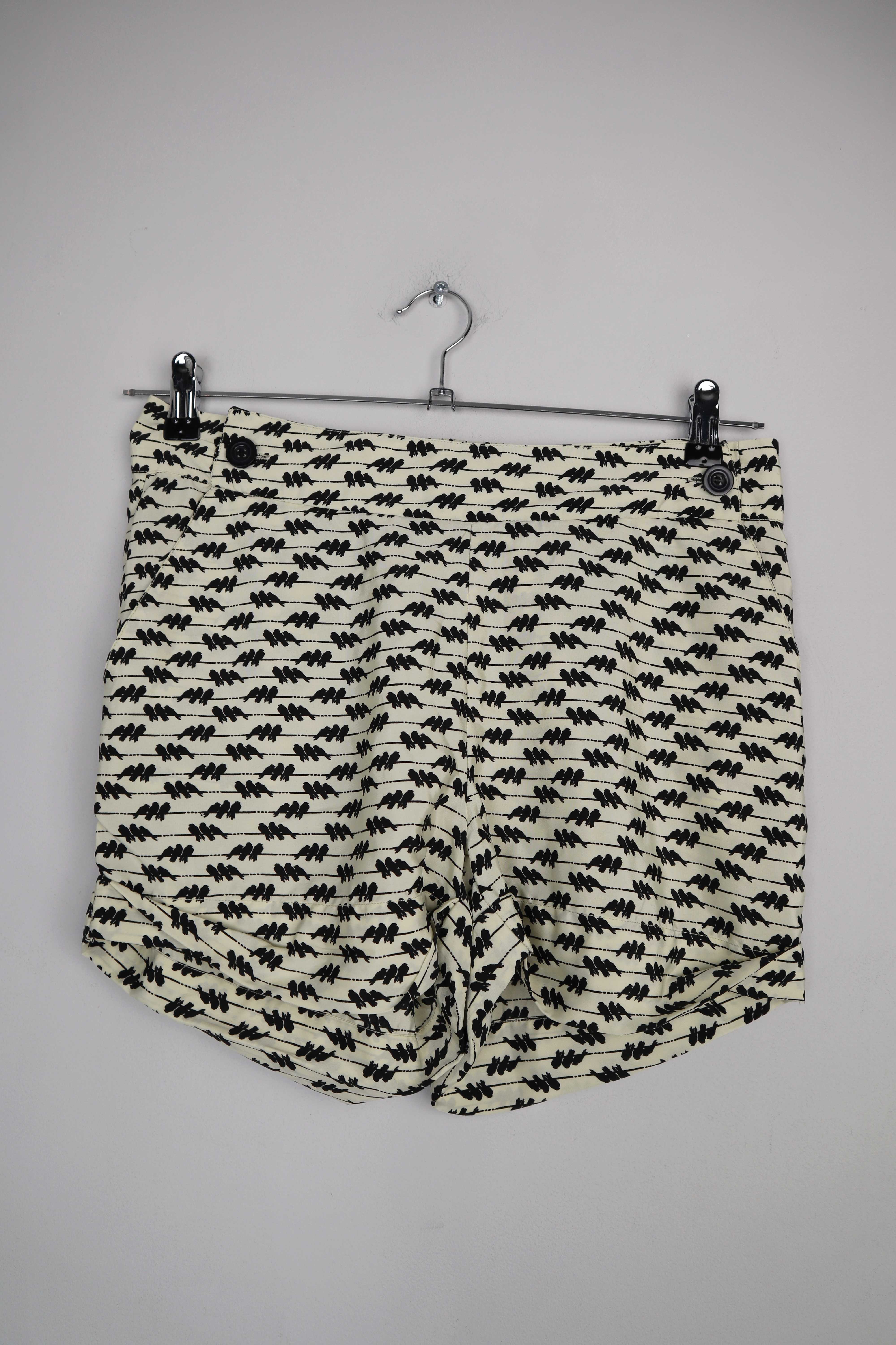 Asos Shorts schwarz weiß 38 M kurze Hose Vögel beige Muster